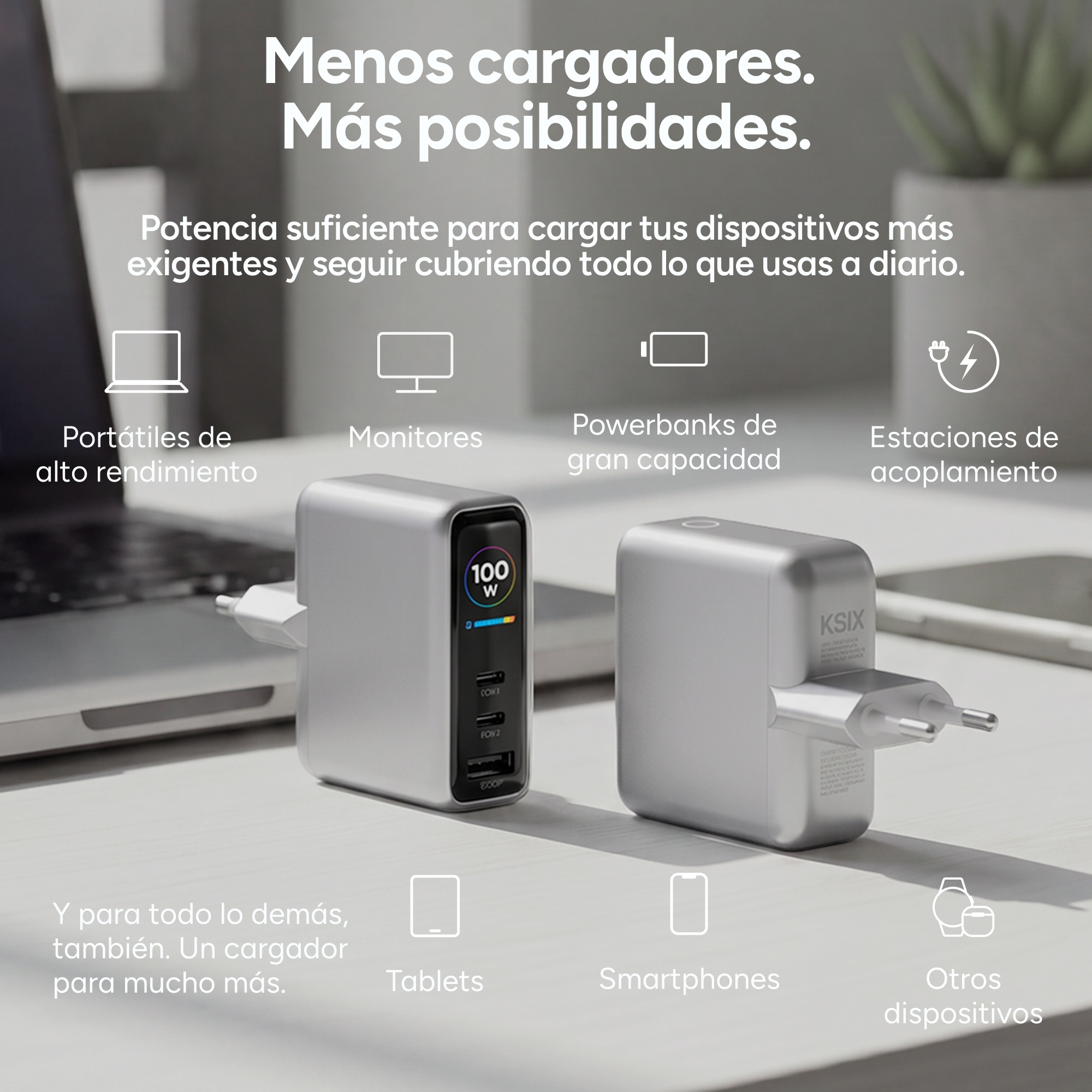 Dos cargadores de pared USB-C plateados sobre un escritorio con un ordenador portátil.