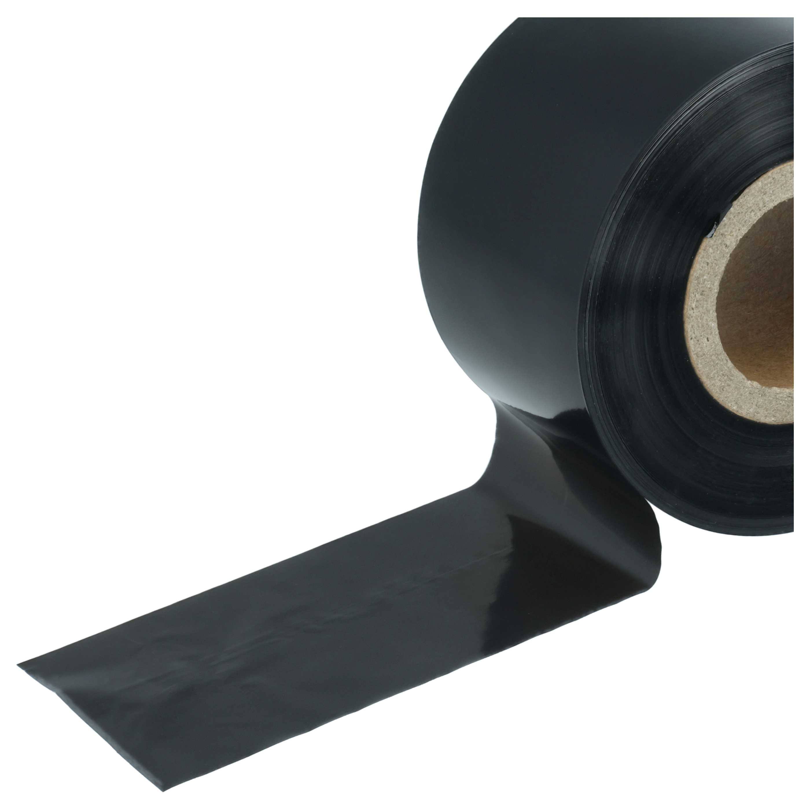 Eine Rolle schwarzes Klebeband auf weißem Hintergrund, ein Stück davon ist im Vordergrund abgerollt.