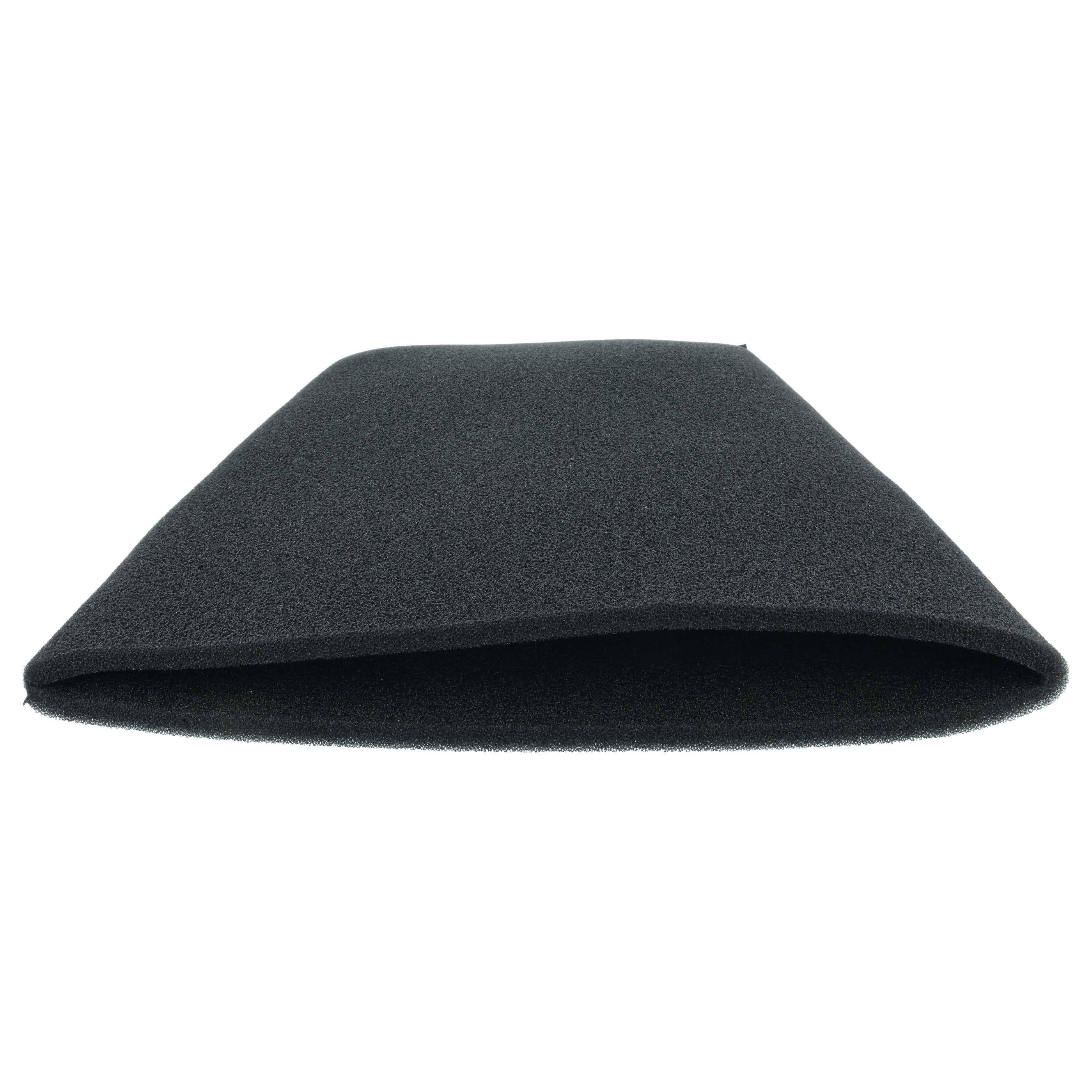Ein flacher, schwarzer Schaumstofffilter mit konischer Form auf weißem Hintergrund.