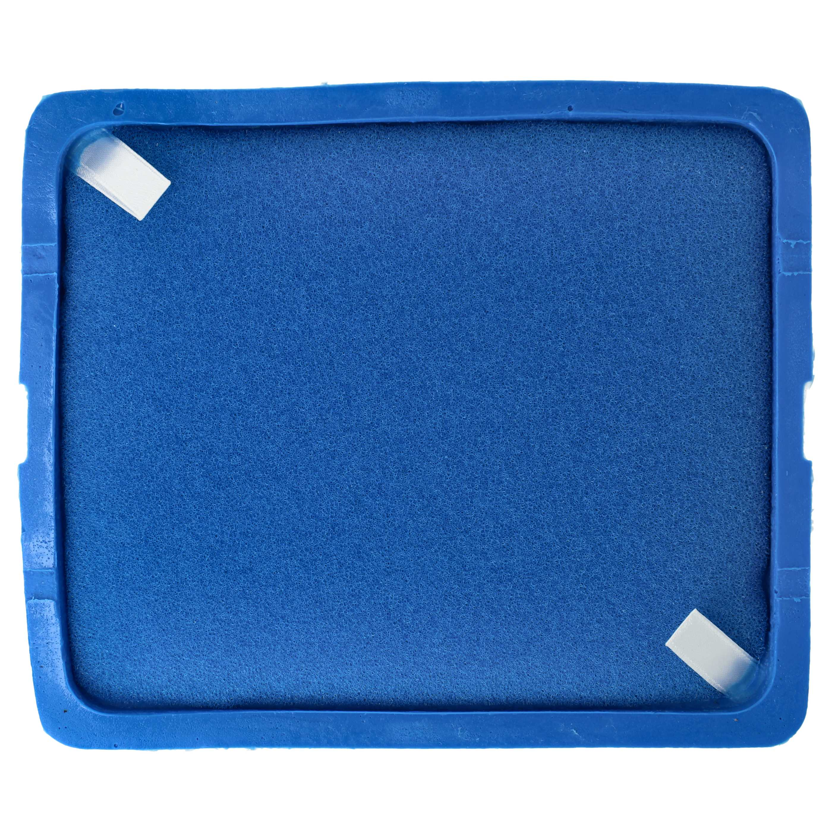 Ein blauer rechteckiger Schwammfilter mit weißem Klebeband in den Ecken auf weißem Hintergrund.