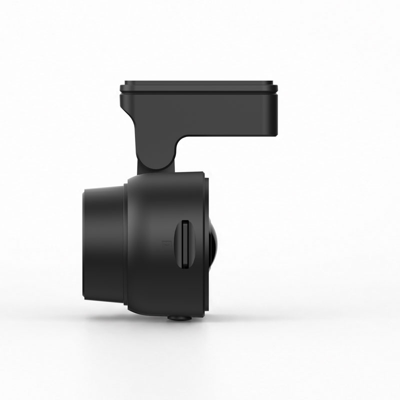 Eine schwarze Dashcam von der Seite auf weißem Hintergrund mit Halterung.