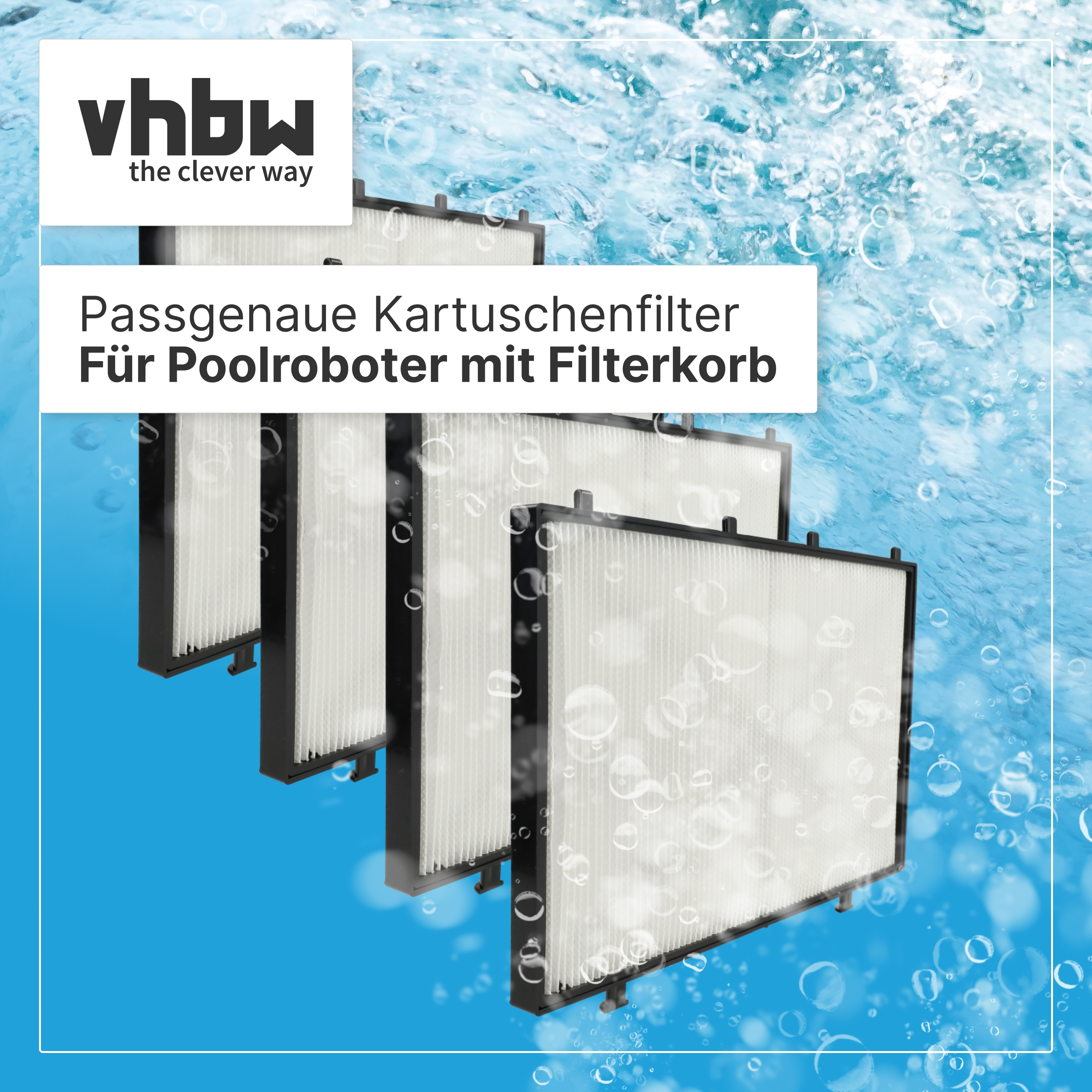 Vier schwarze Poolfilterkartuschen vor blauem Hintergrund mit Blasen.