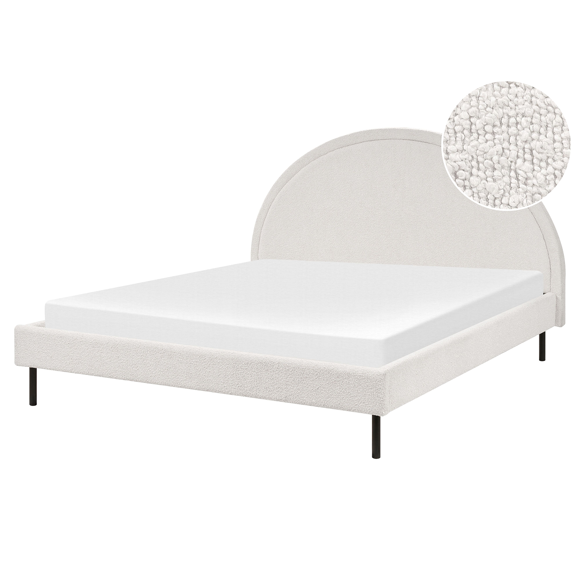 Letto bianco con testiera imbottita rotonda e gambe nere su sfondo bianco.