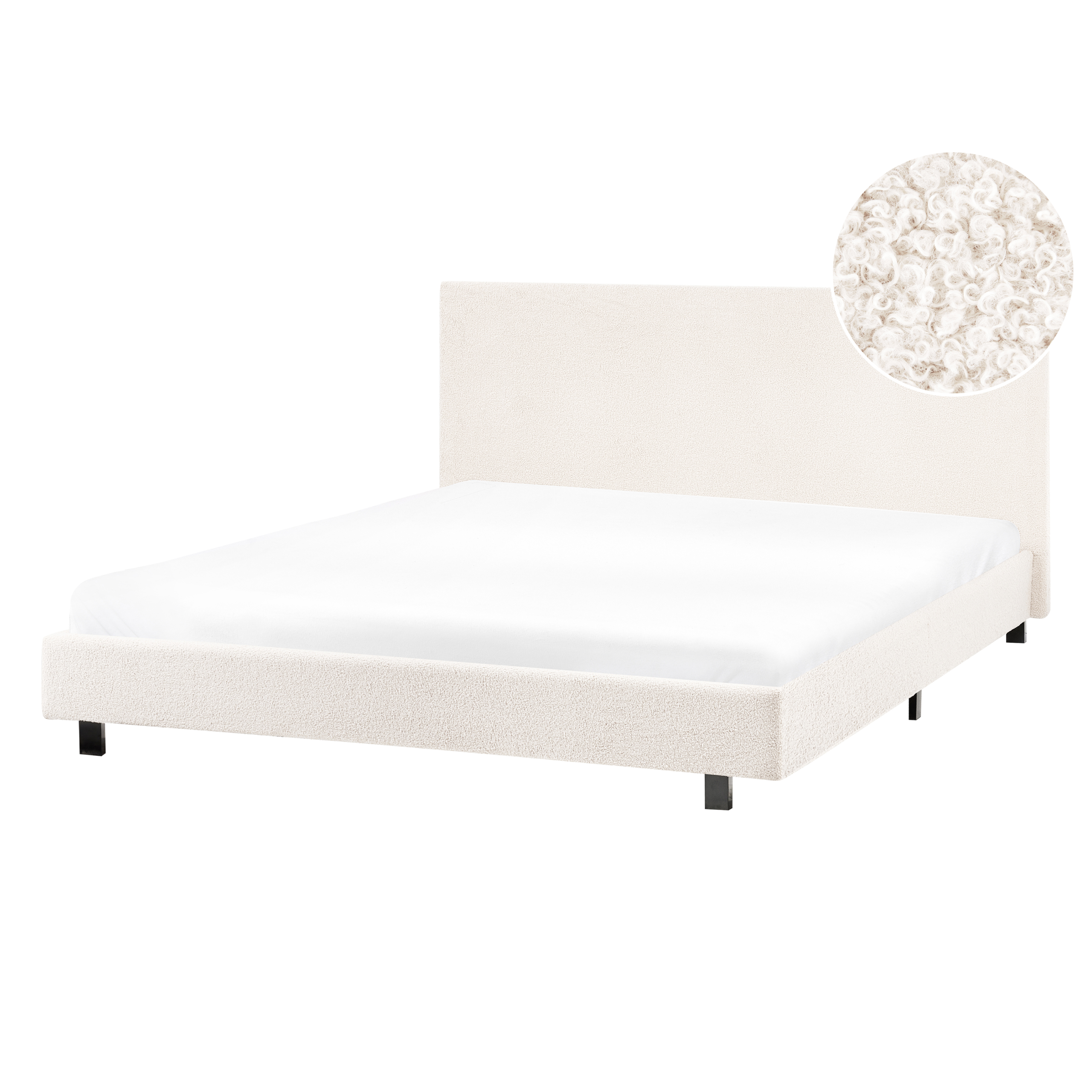 Letto imbottito beige con gambe in metallo nero e lenzuola bianche, dettaglio del tessuto in alto a destra.
