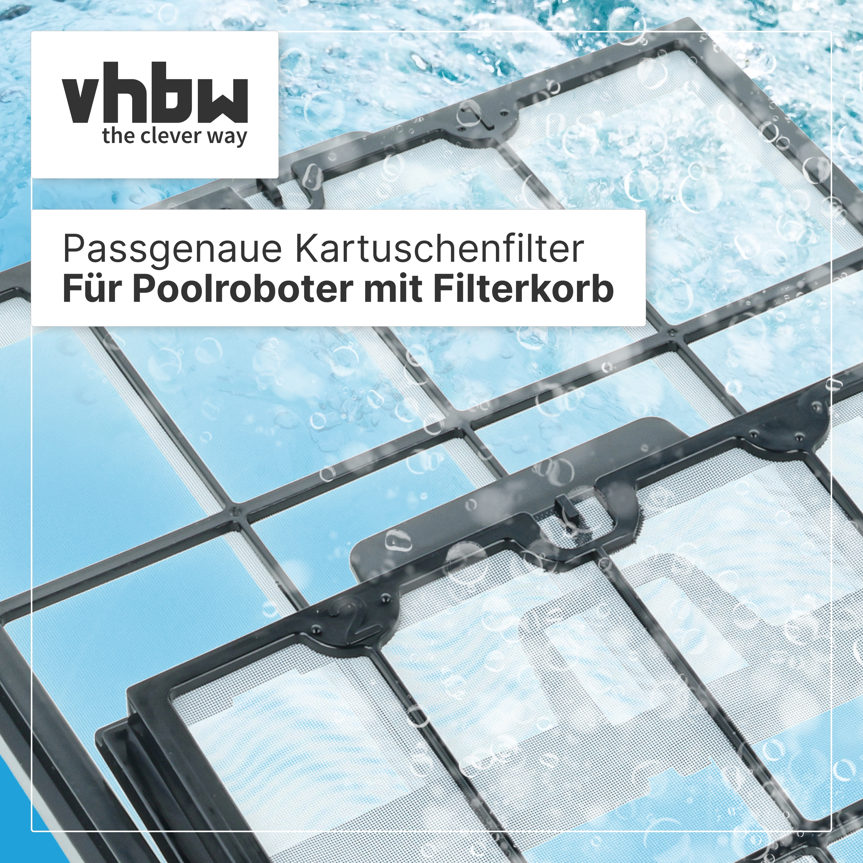 Schwarze Poolroboter-Filterkartusche vor blauem Wasser mit Luftblasen.