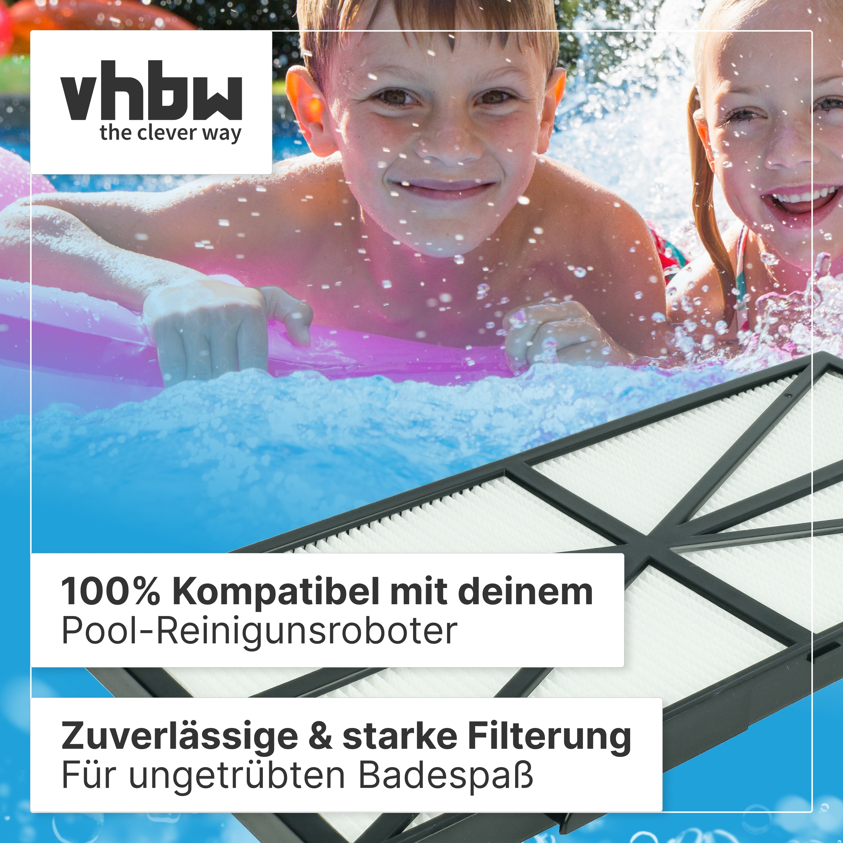 Kinder schwimmen im Pool mit Spritzwasser und ein robuster Poolfilter im Vordergrund.