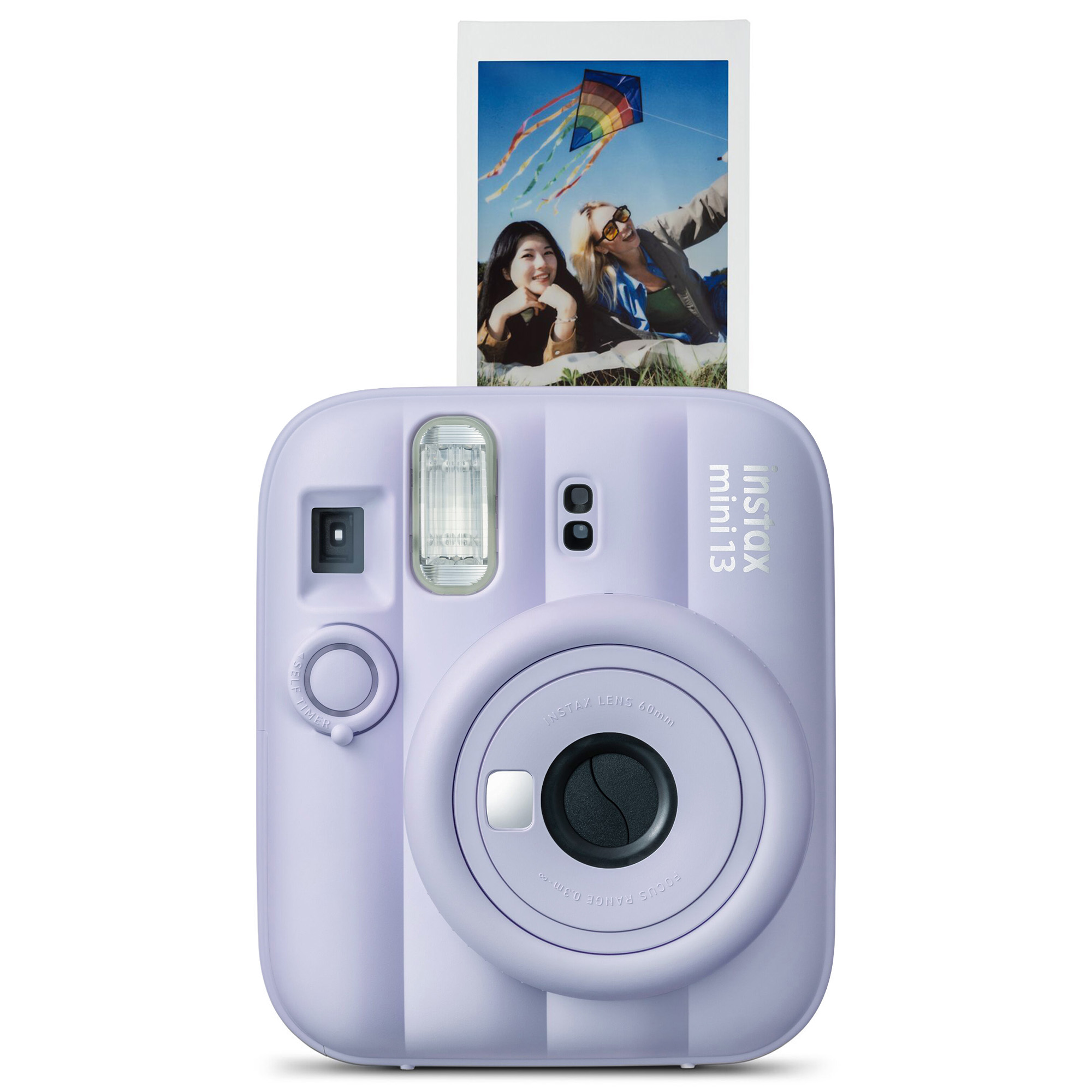 İki gülümseyen kadını ve gökkuşağı uçurtmayı gösteren bir fotoğrafla birlikte mor Instax Mini 13 kamera.