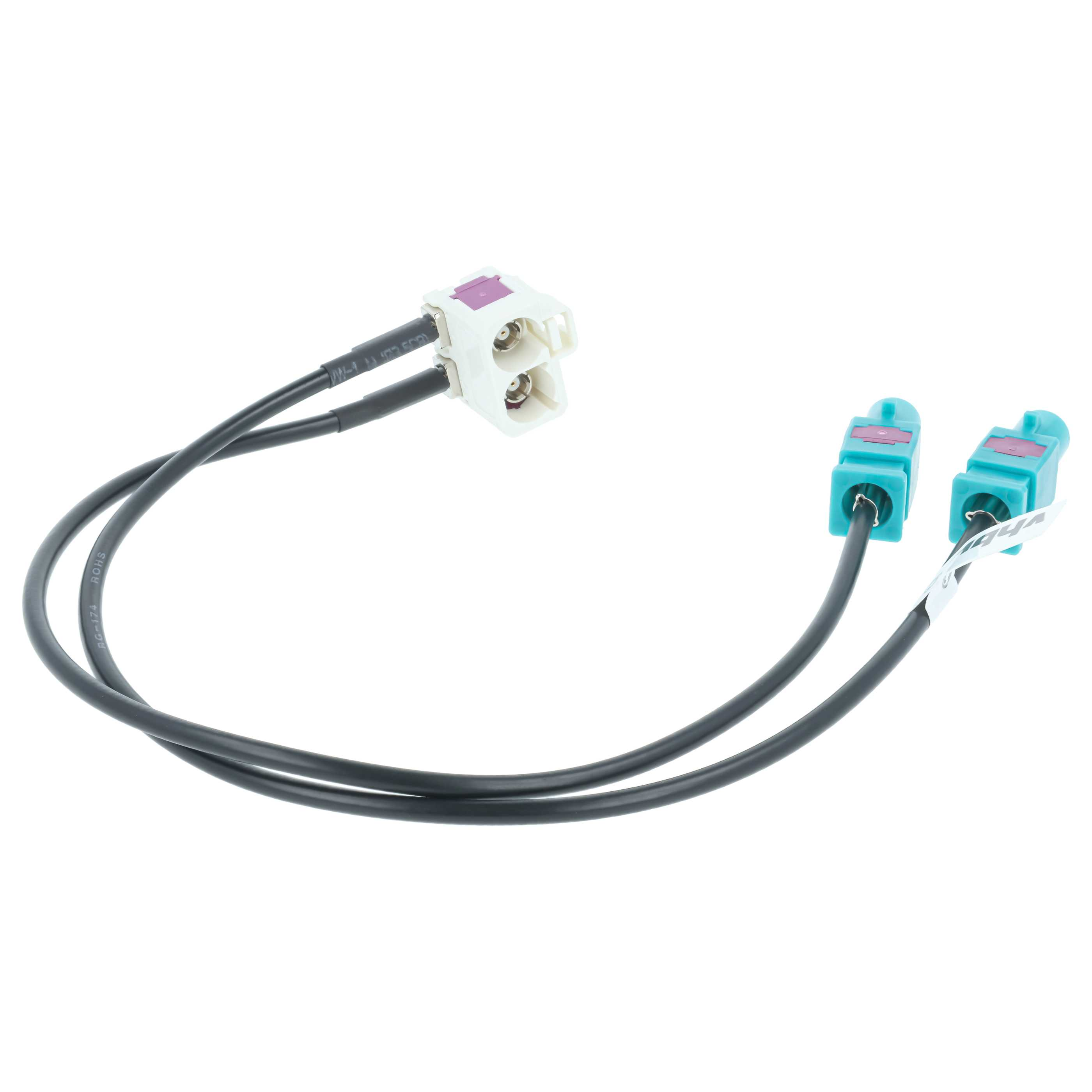 Zwei schwarze Kabel mit einem weißen Stecker an einem Ende und je einem blauen Stecker am anderen auf weißem Grund.