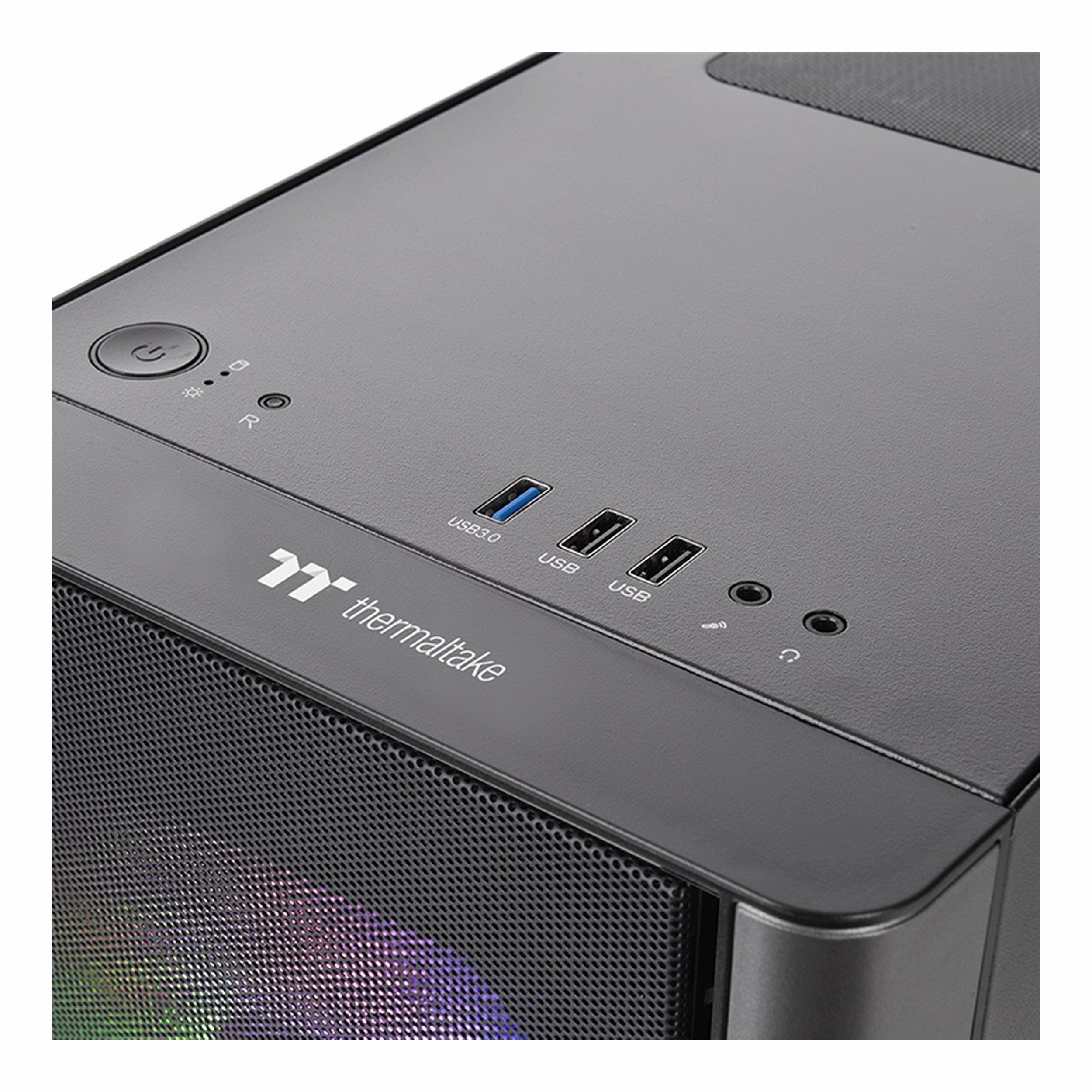 USB bağlantı noktaları, ses jakları ve marka logosu içeren siyah Thermaltake PC kasasının üst paneli.