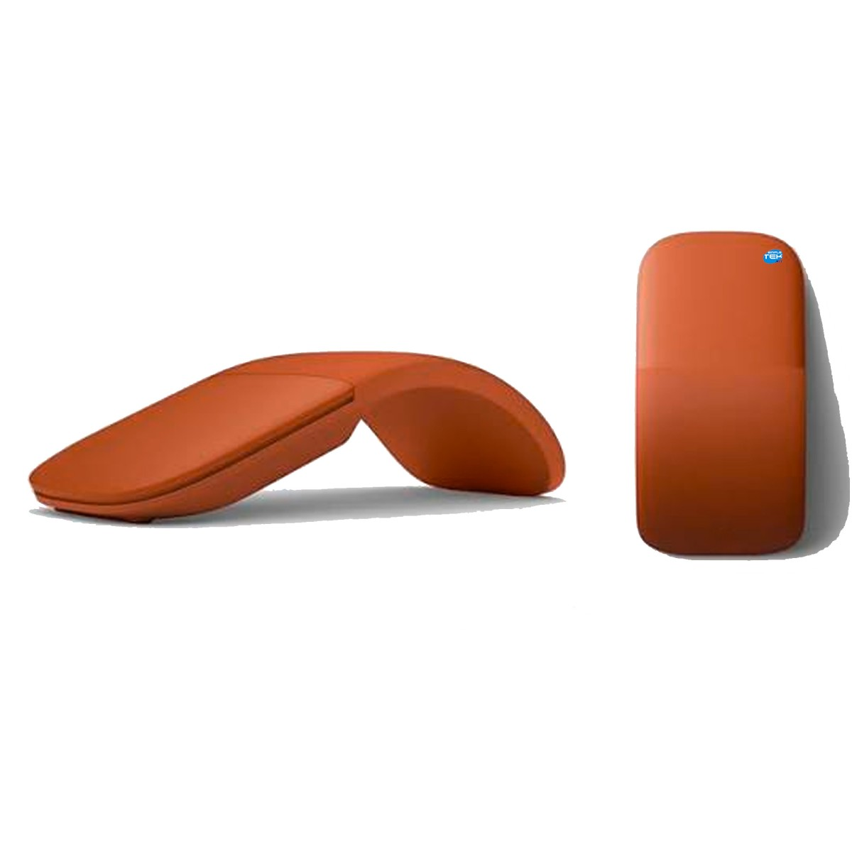 Due viste di un mouse per computer arancione flessibile su sfondo bianco.