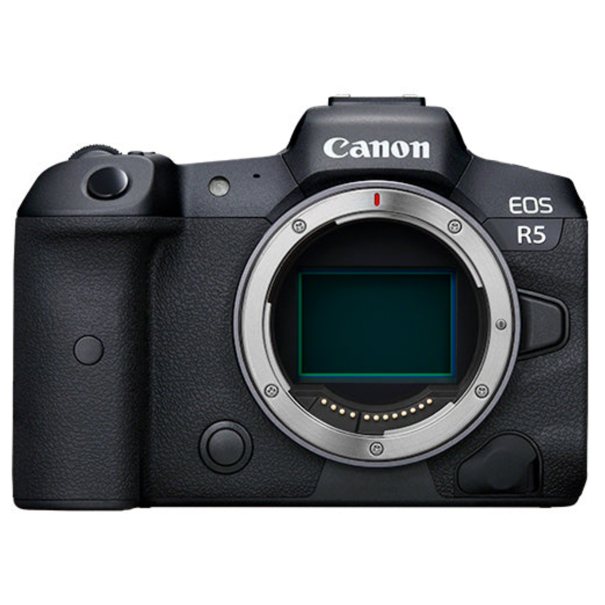 Vista frontal de una cámara sin espejo negra Canon EOS R5, mostrando la montura del objetivo y el sensor.