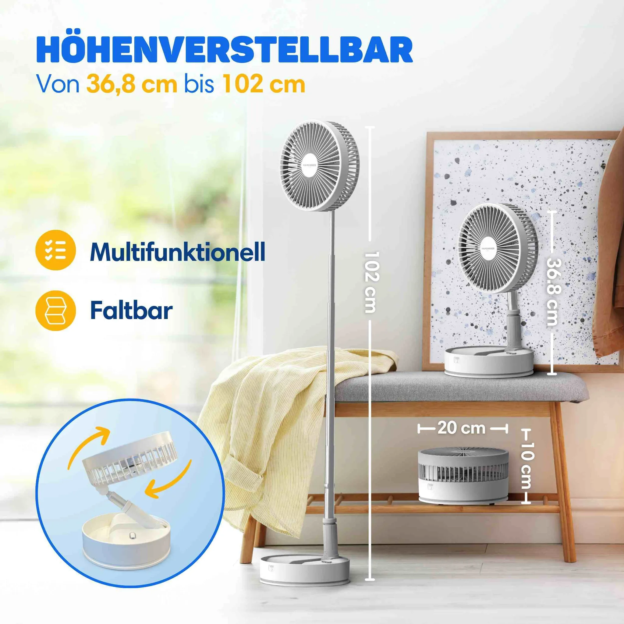 Höhenverstellbarer, multifunktionaler und faltbarer weißer Standventilator mit Maßangaben in einem Wohnraum.