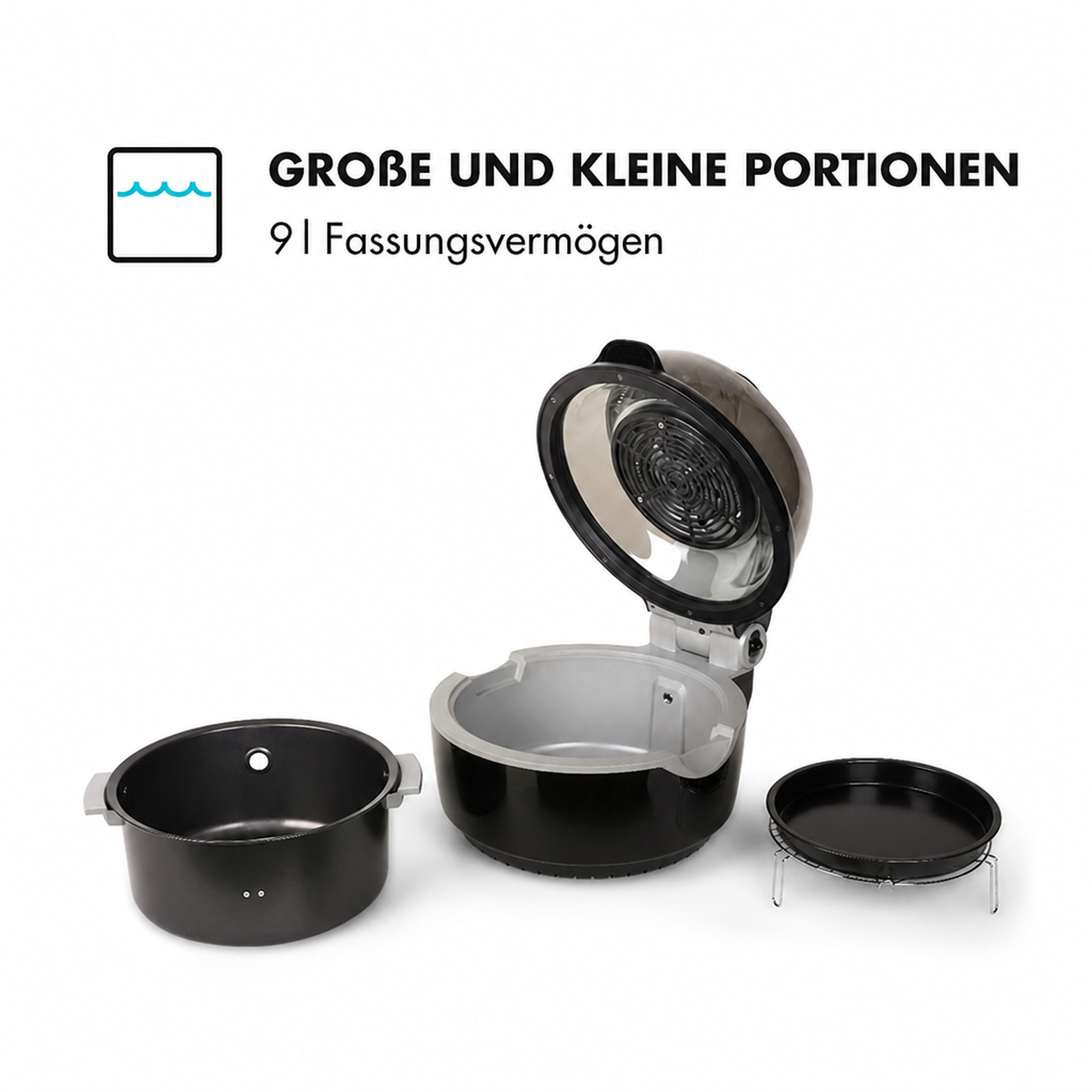 Schwarze Heißluftfritteuse mit offenem Deckel und abnehmbarem Zubehör wie Topf und Grillrost auf weißem Grund.