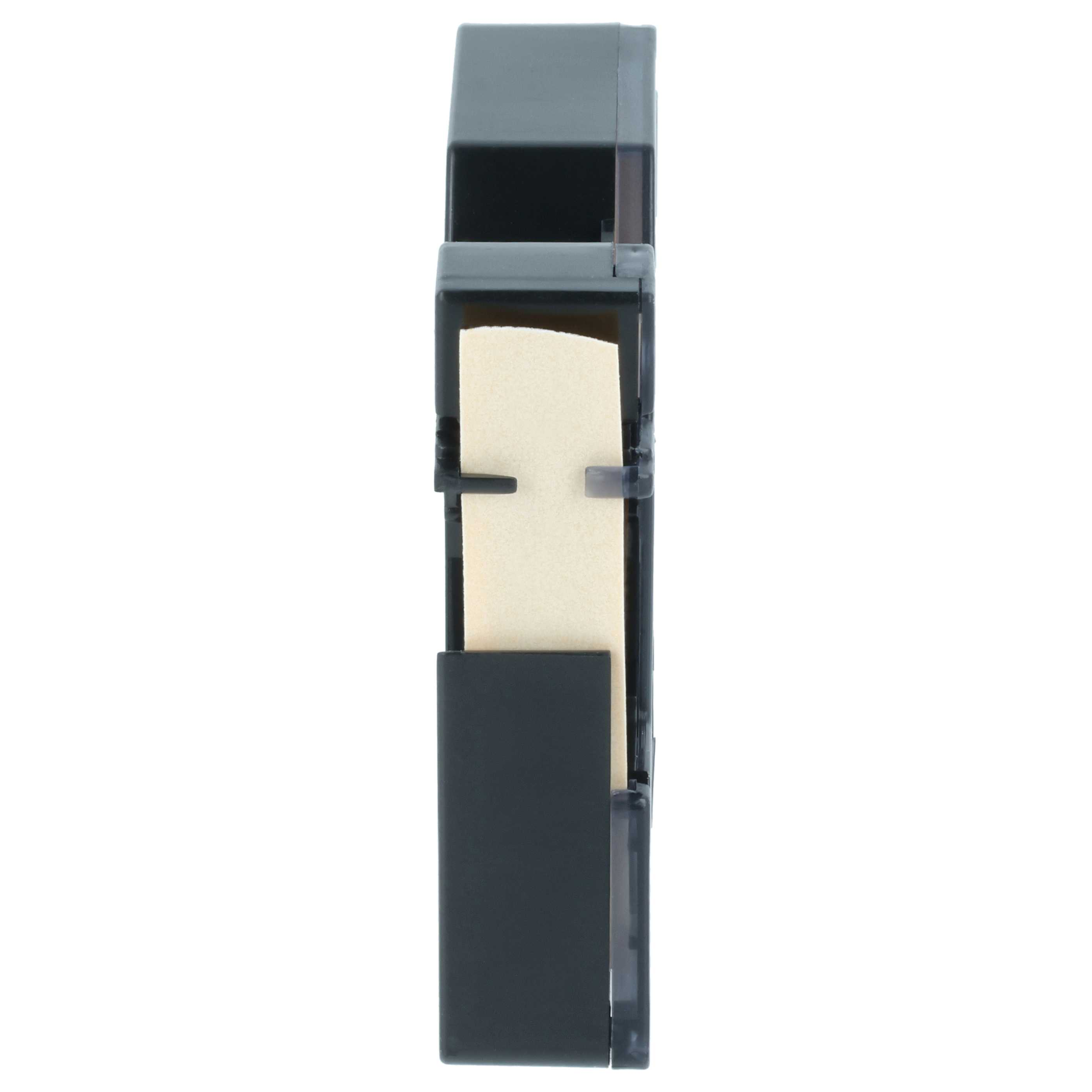 Eine schwarze und graue Etikettenkassette auf weißem Hintergrund.