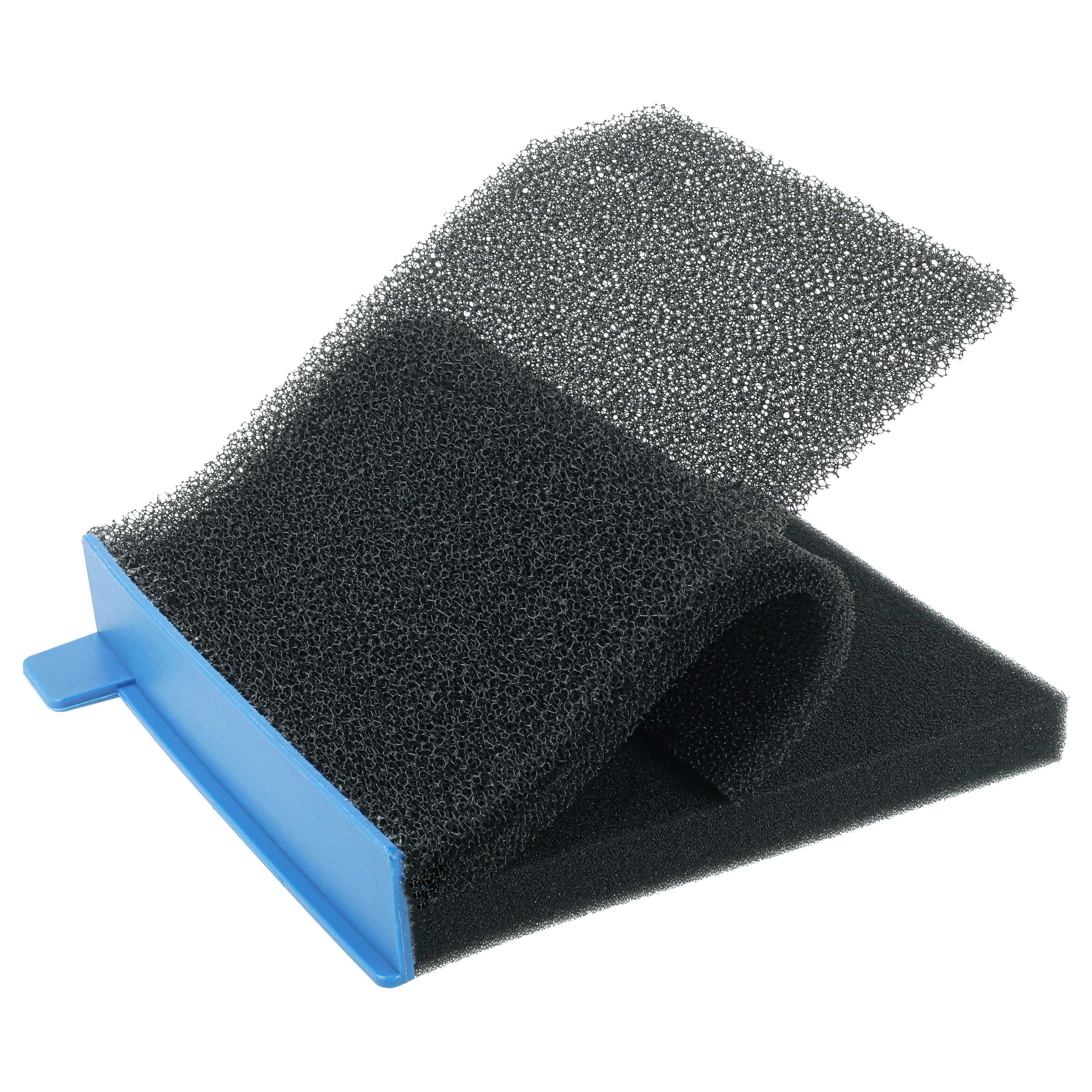 Ein schwarzer Filterschaumstoff mit einer blauen Kunststoffhalterung auf weißem Hintergrund.