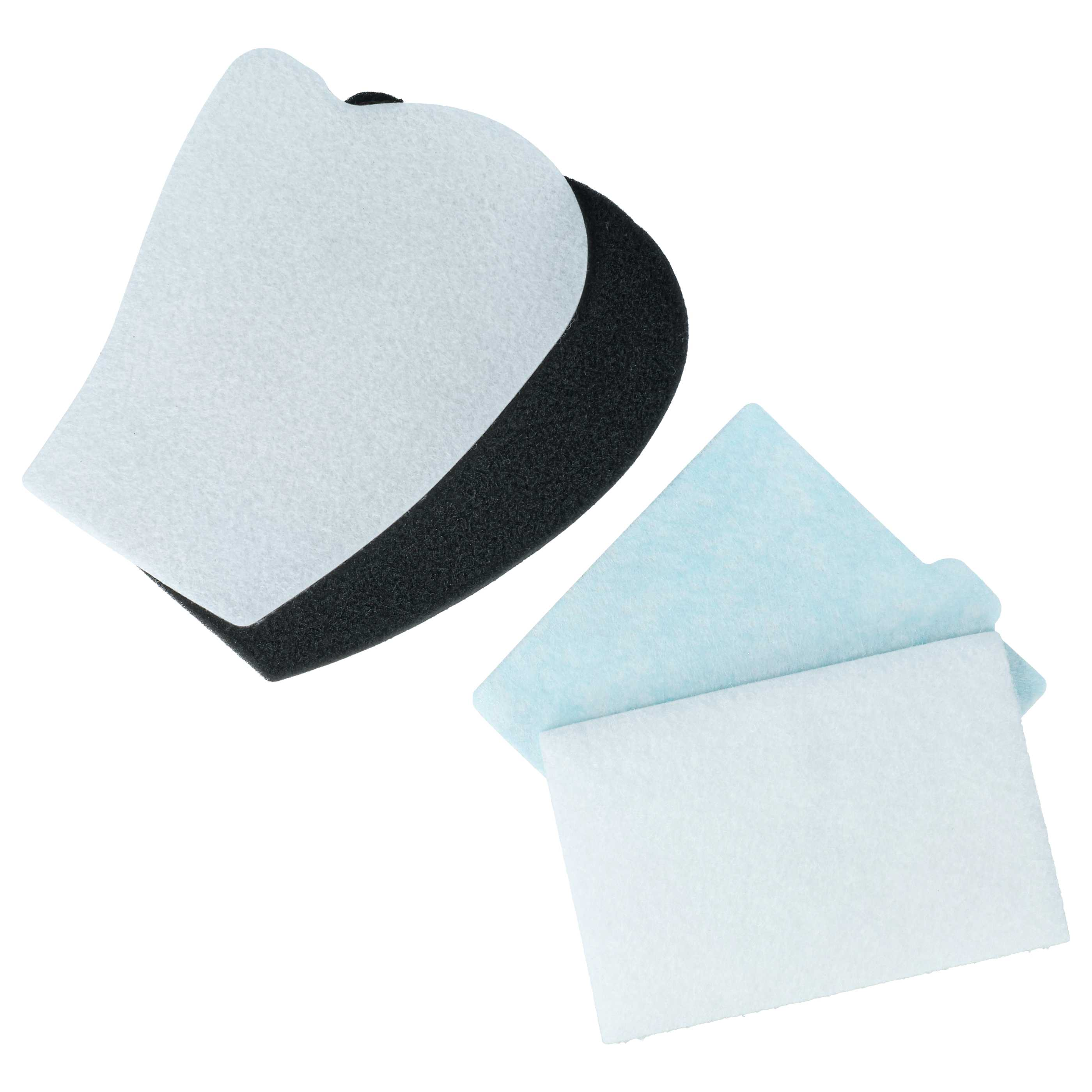 Verschiedene weiße und blaue Schaumstofffilter und Vliese auf weißem Grund.