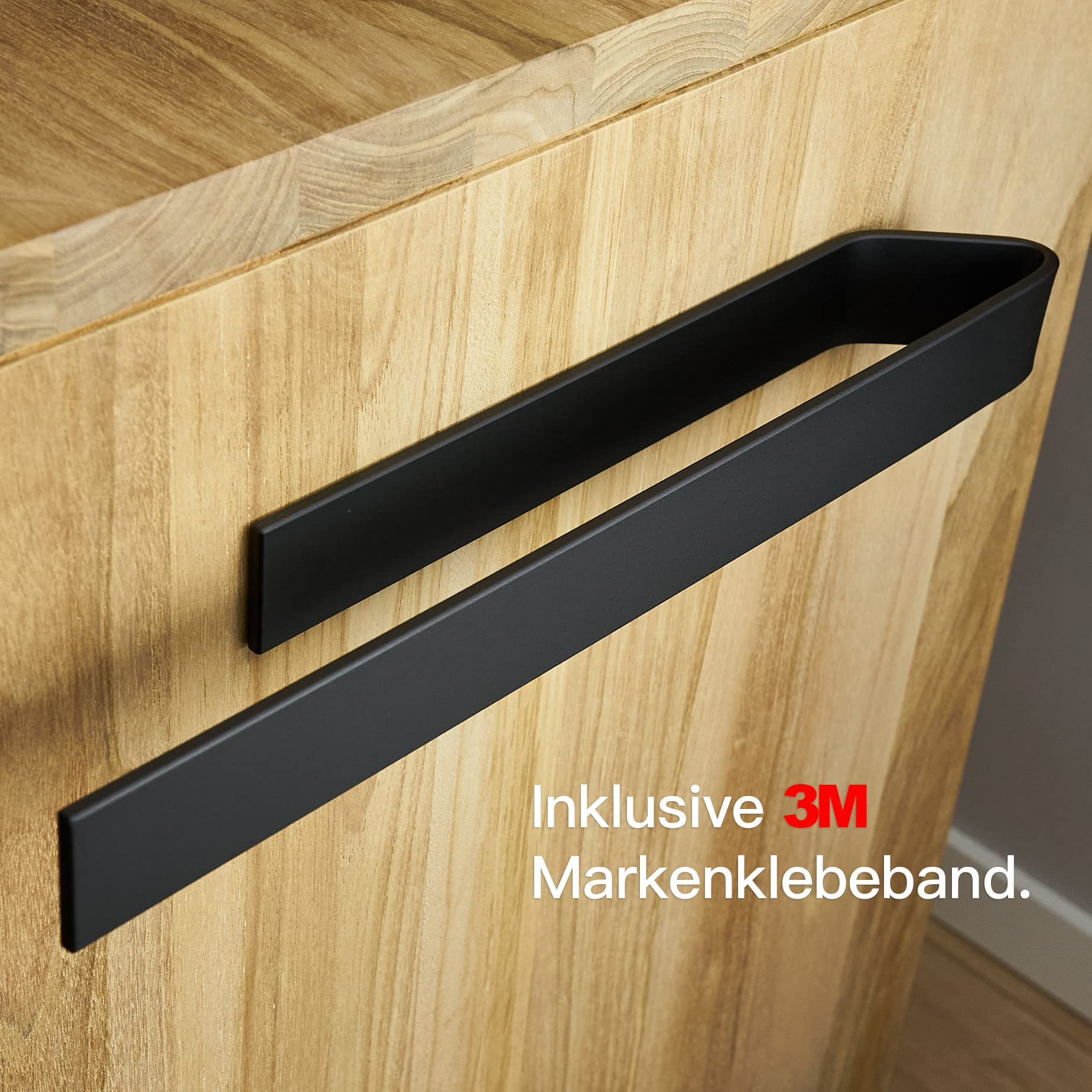 Zwei schwarze Handtuchhalter an einer Holzwand mit Text. Inklusive 3M Markenklebeband.