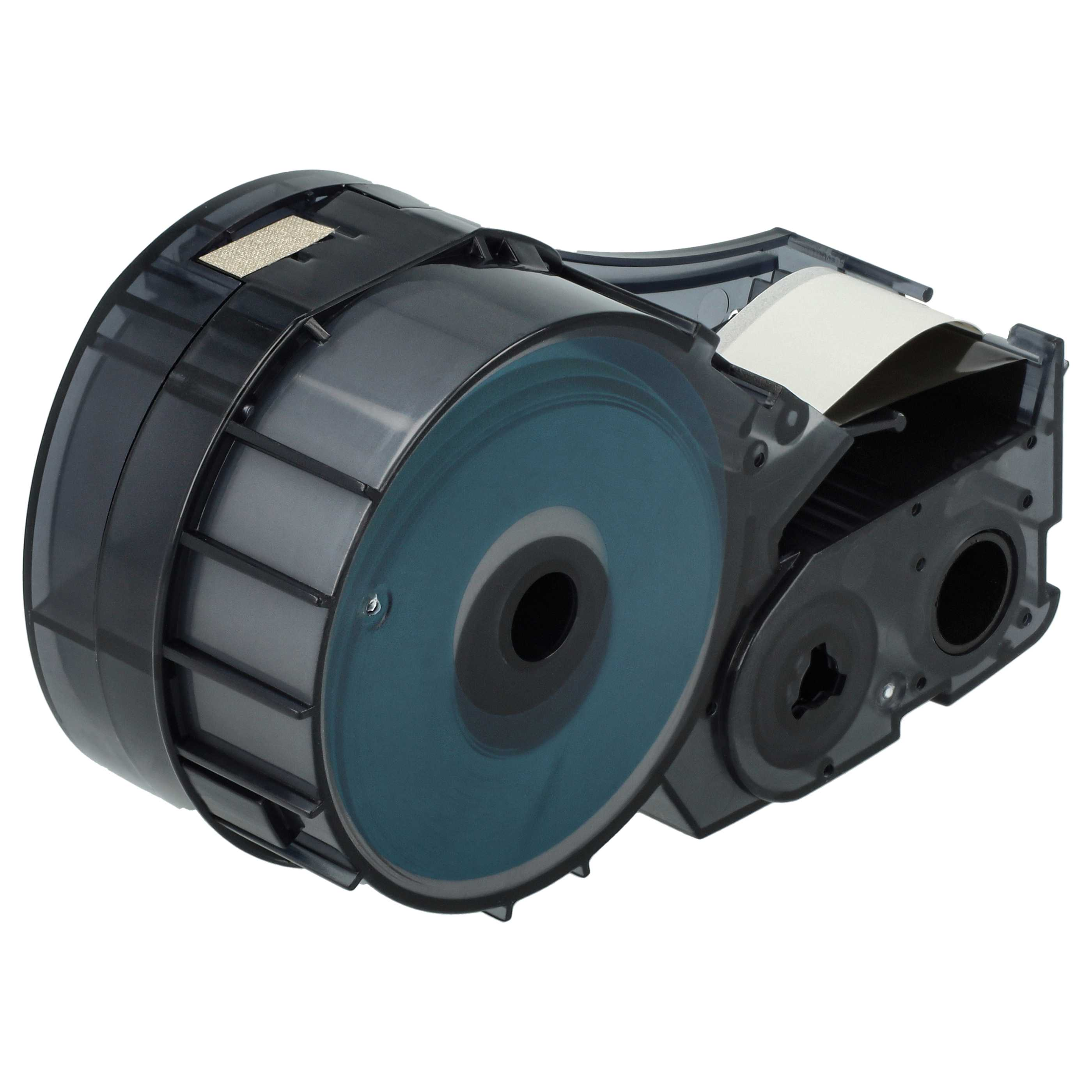 Schwarze, durchscheinende Etikettenkassette mit sichtbarer blauer Rolle und weißem Etikettenband vor weißem Hintergrund.