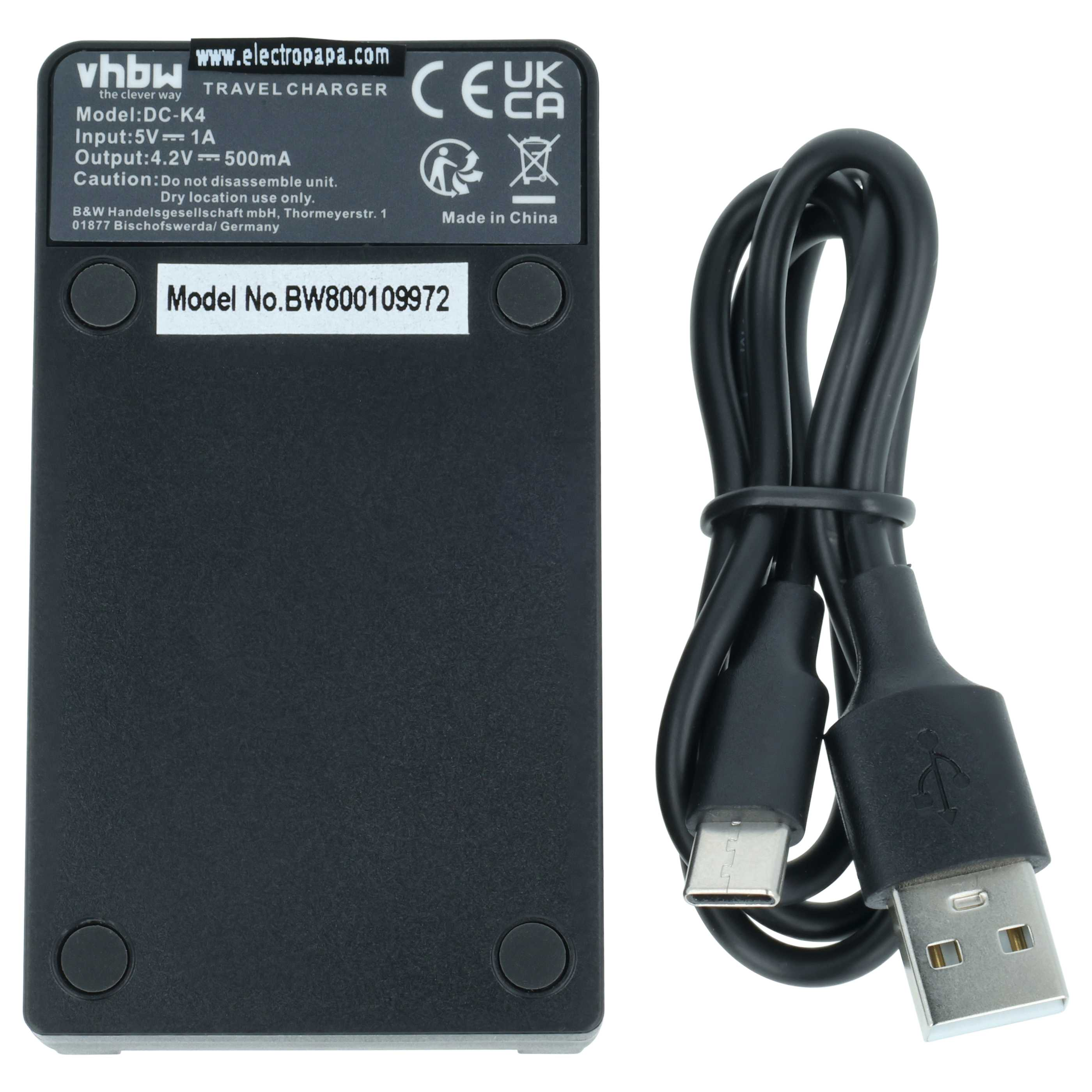 Schwarzes vhbw Reise-Ladegerät mit technischen Daten, Zertifizierungssymbolen und einem USB-Kabel.