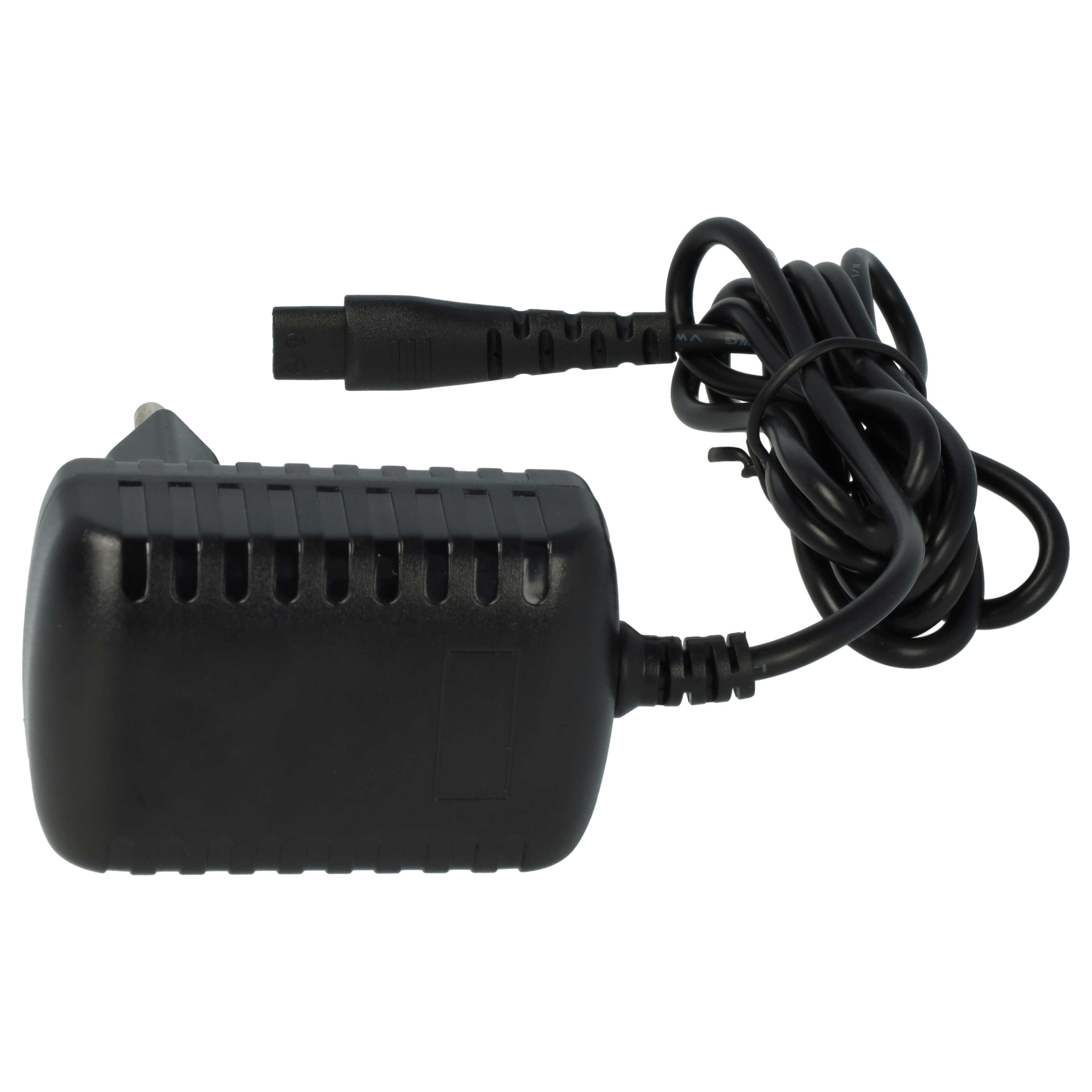 Ein schwarzes Netzteil mit eingestecktem Kabel und Stecker auf weißem Hintergrund.