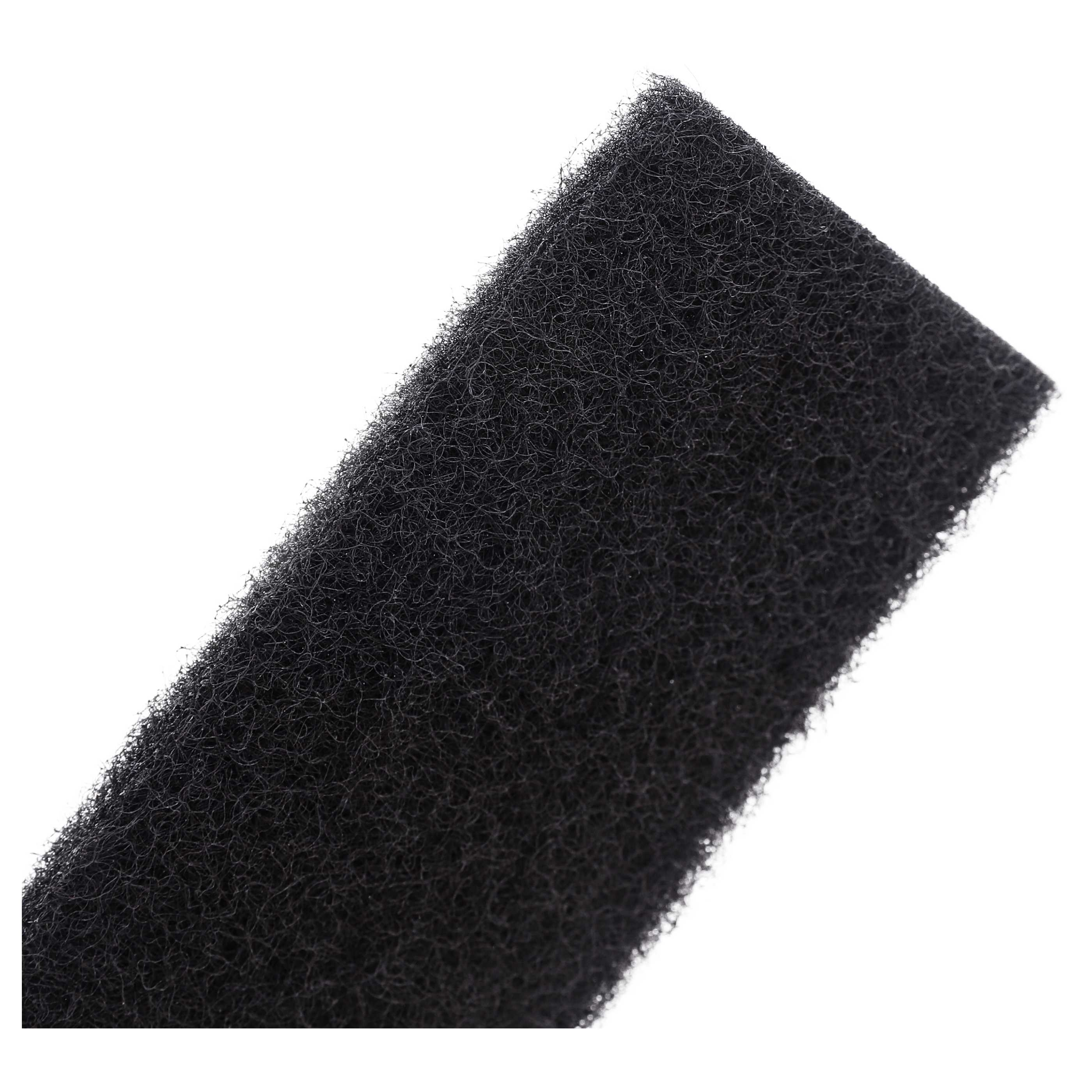 Ein dicker, schwarzer Filterschwamm diagonal auf weißem Hintergrund.
