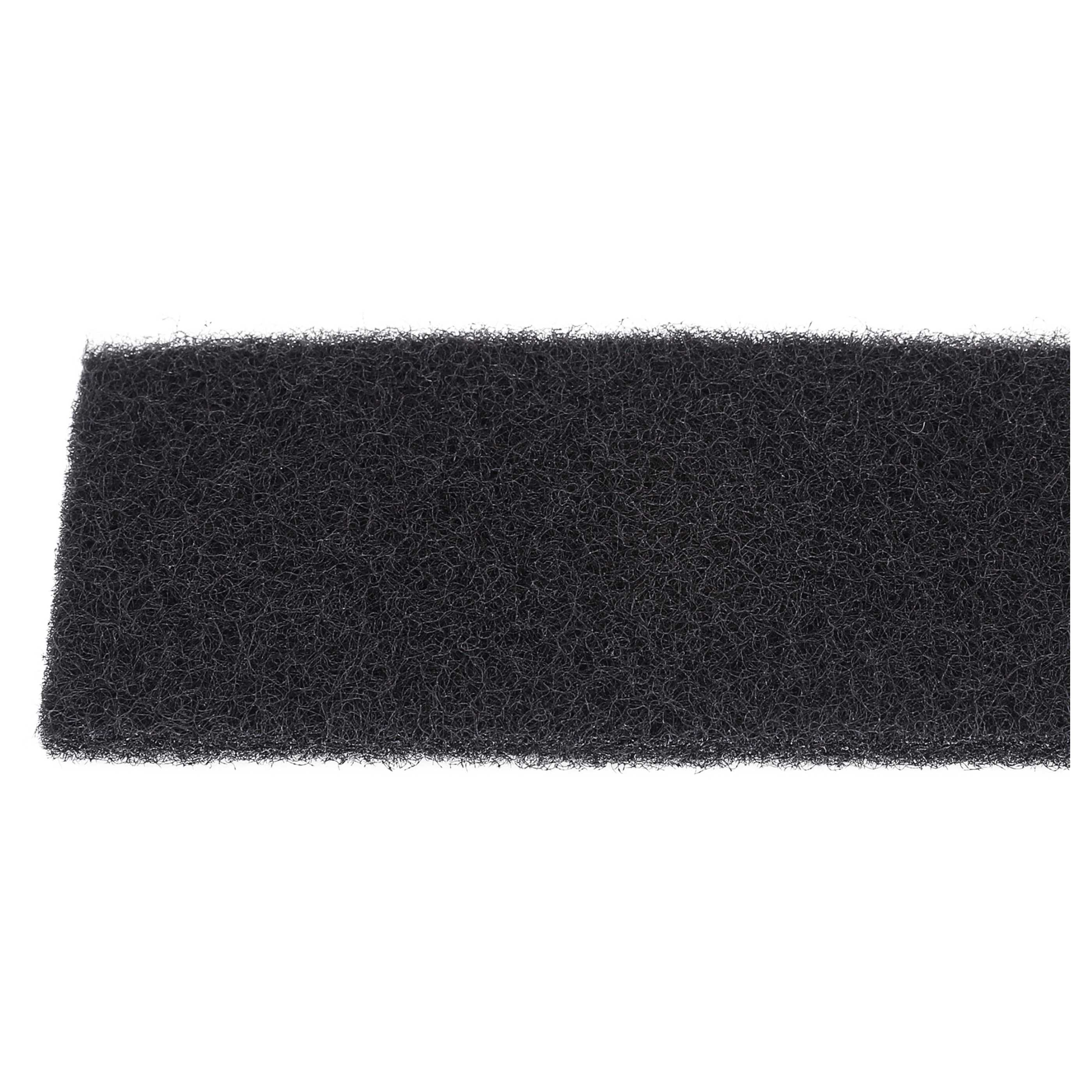 Ein rechteckiger, schwarzer Schwamm mit rauer Textur auf weißem Hintergrund.