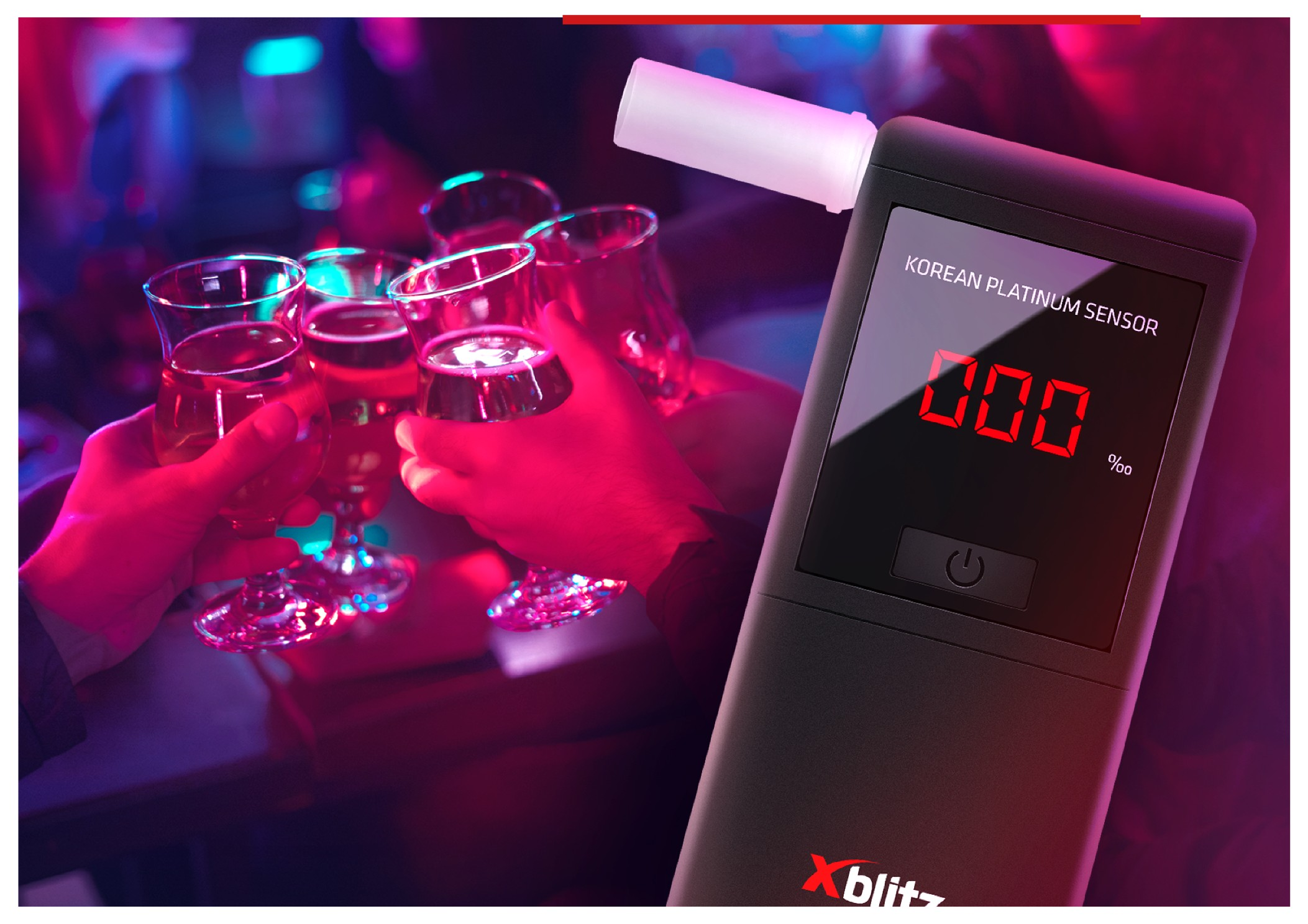 Ein Alkoholtester im Vordergrund, während im Hintergrund Personen mit Gläsern anstoßen.