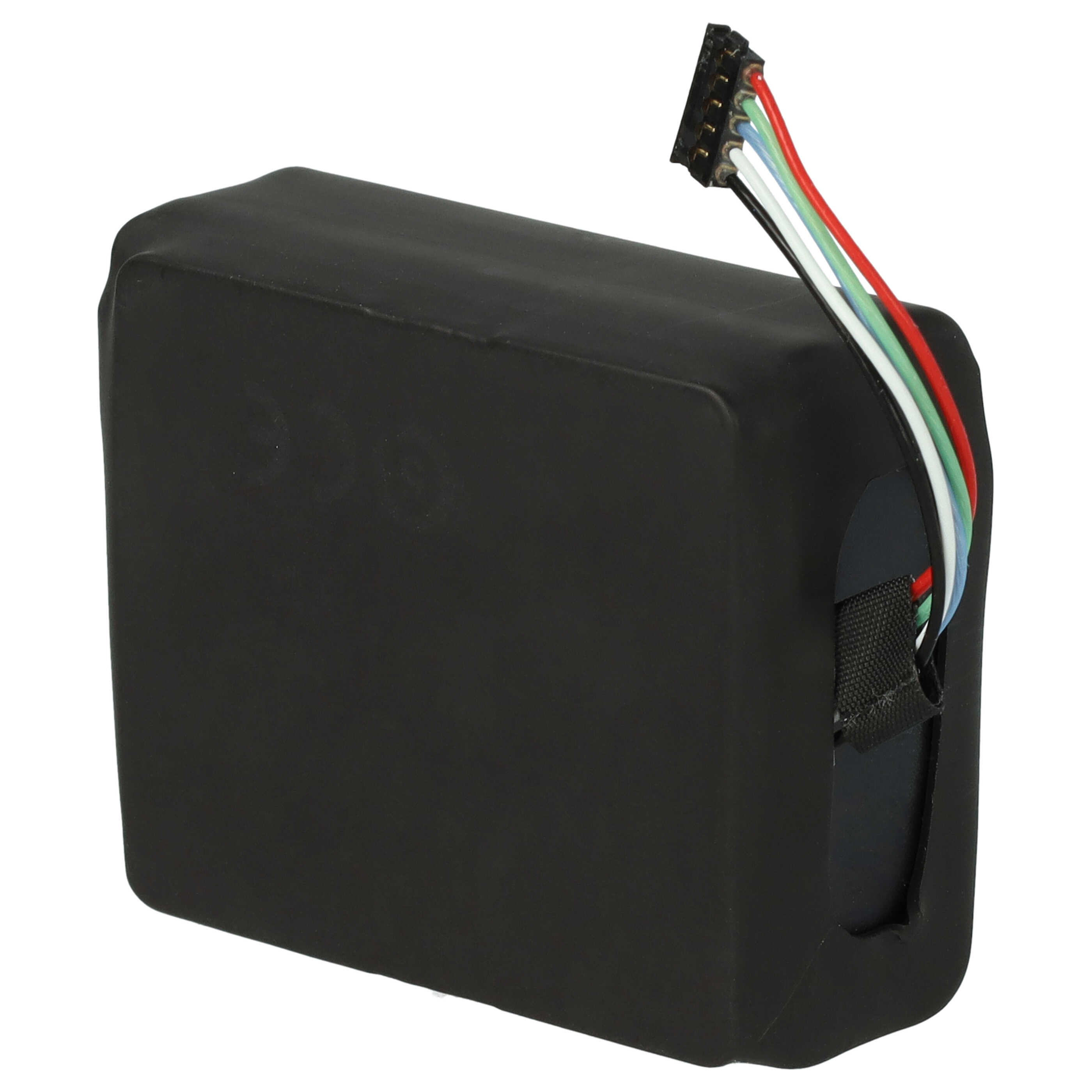 Ein schwarzer Akku mit einem roten, grünen, weißen und schwarzen Kabel mit einem Stecker.