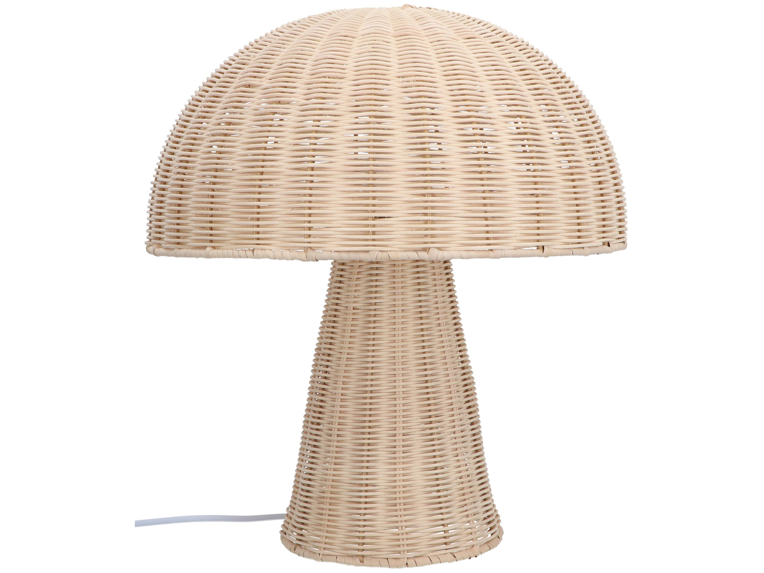 Beżowa rattanowa lampa stołowa w kształcie grzyba na białym tle.