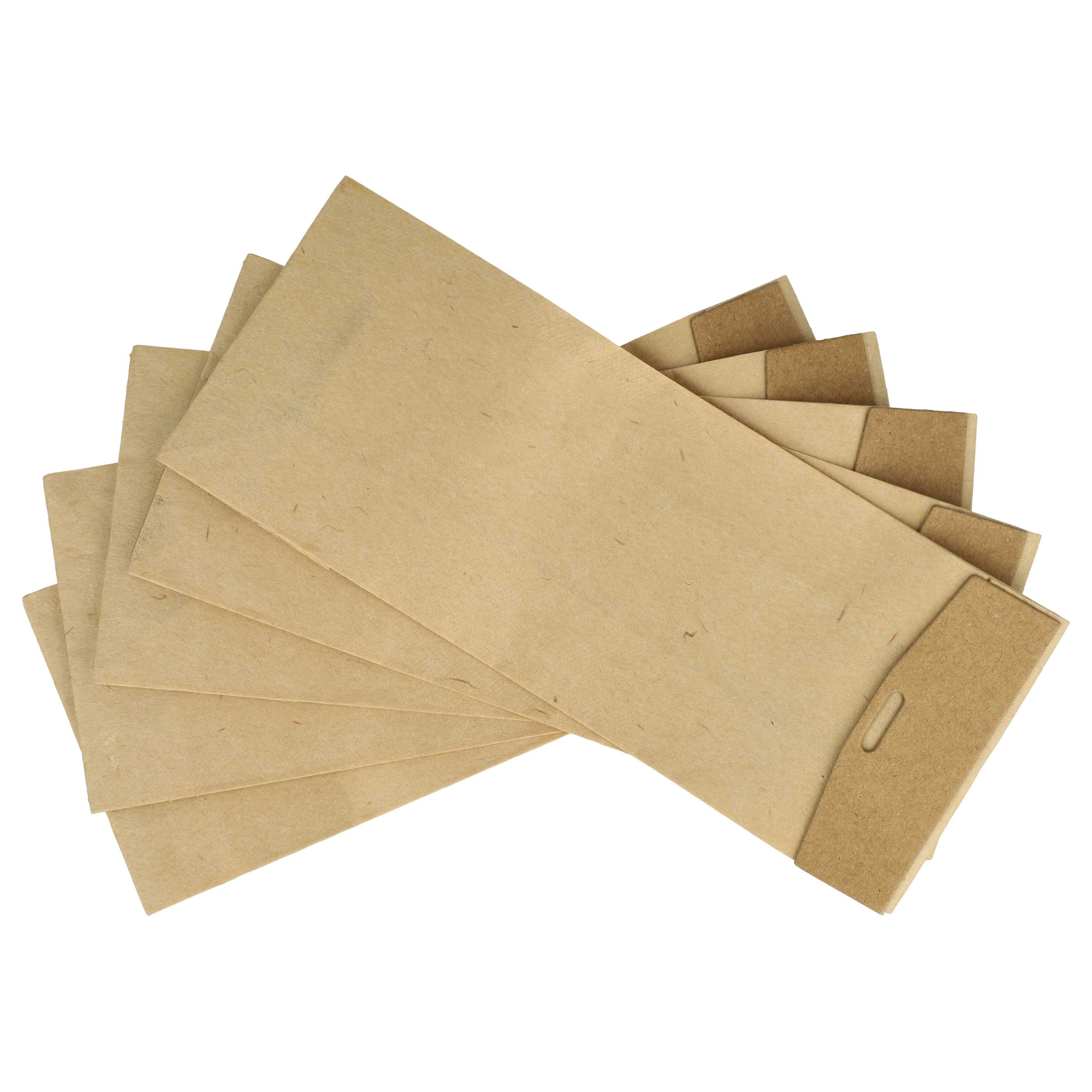 Ein Fächer aus sechs braunen Kraftpapier-Briefumschlägen auf weißem Grund.