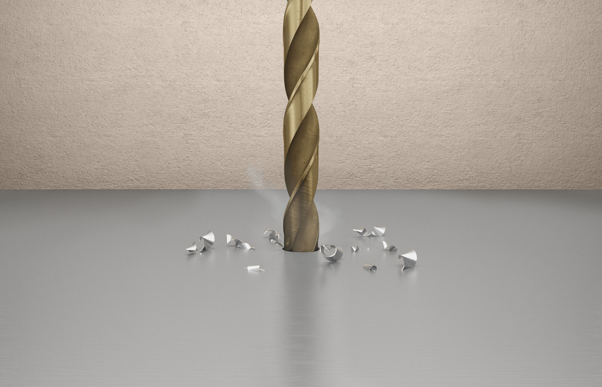 Ein goldener Bohrer bohrt in eine Metalloberfläche, umgeben von kleinen Metallspänen.