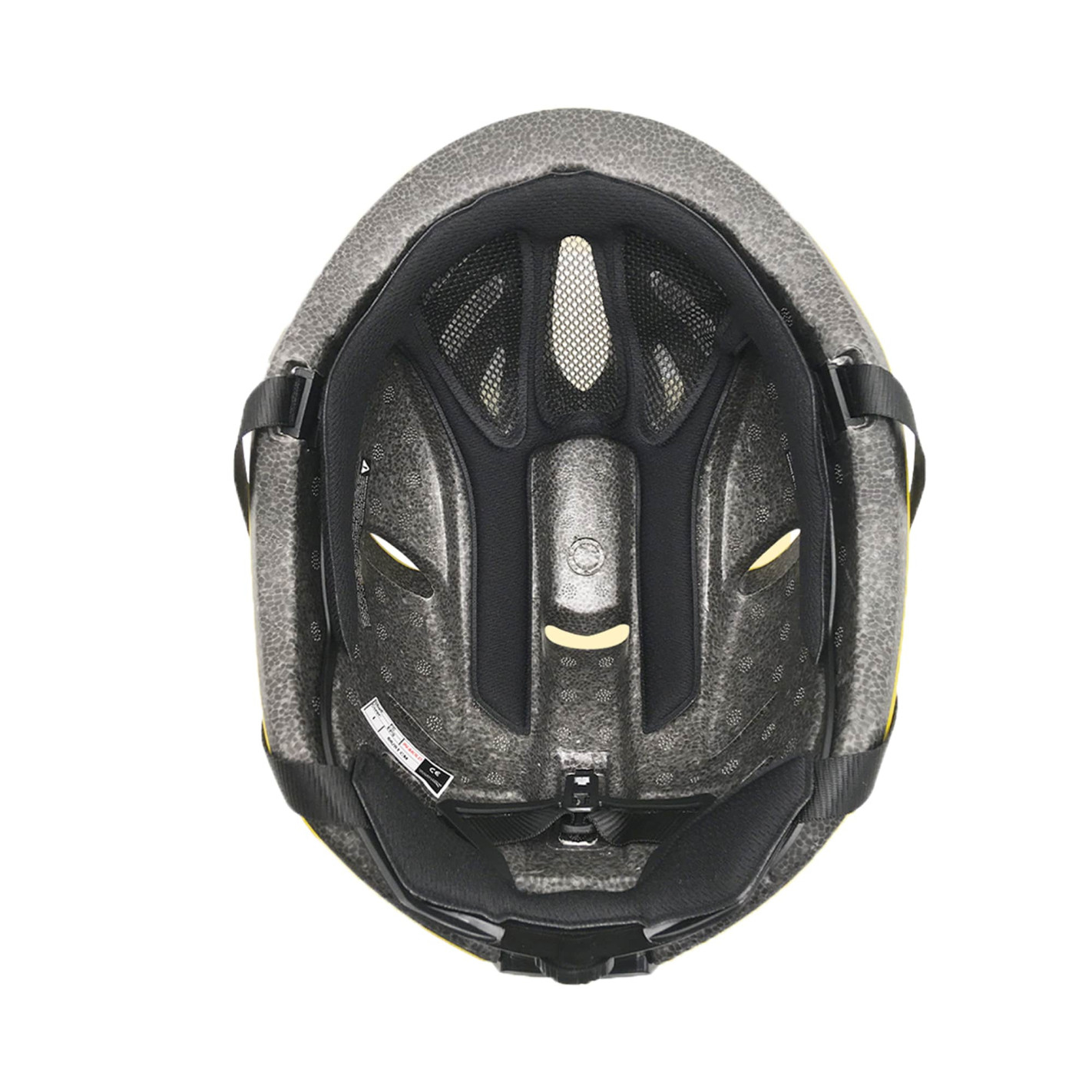 Vista interior de un casco con espuma gris, acolchado negro, ventilación de malla y correas sobre fondo blanco.