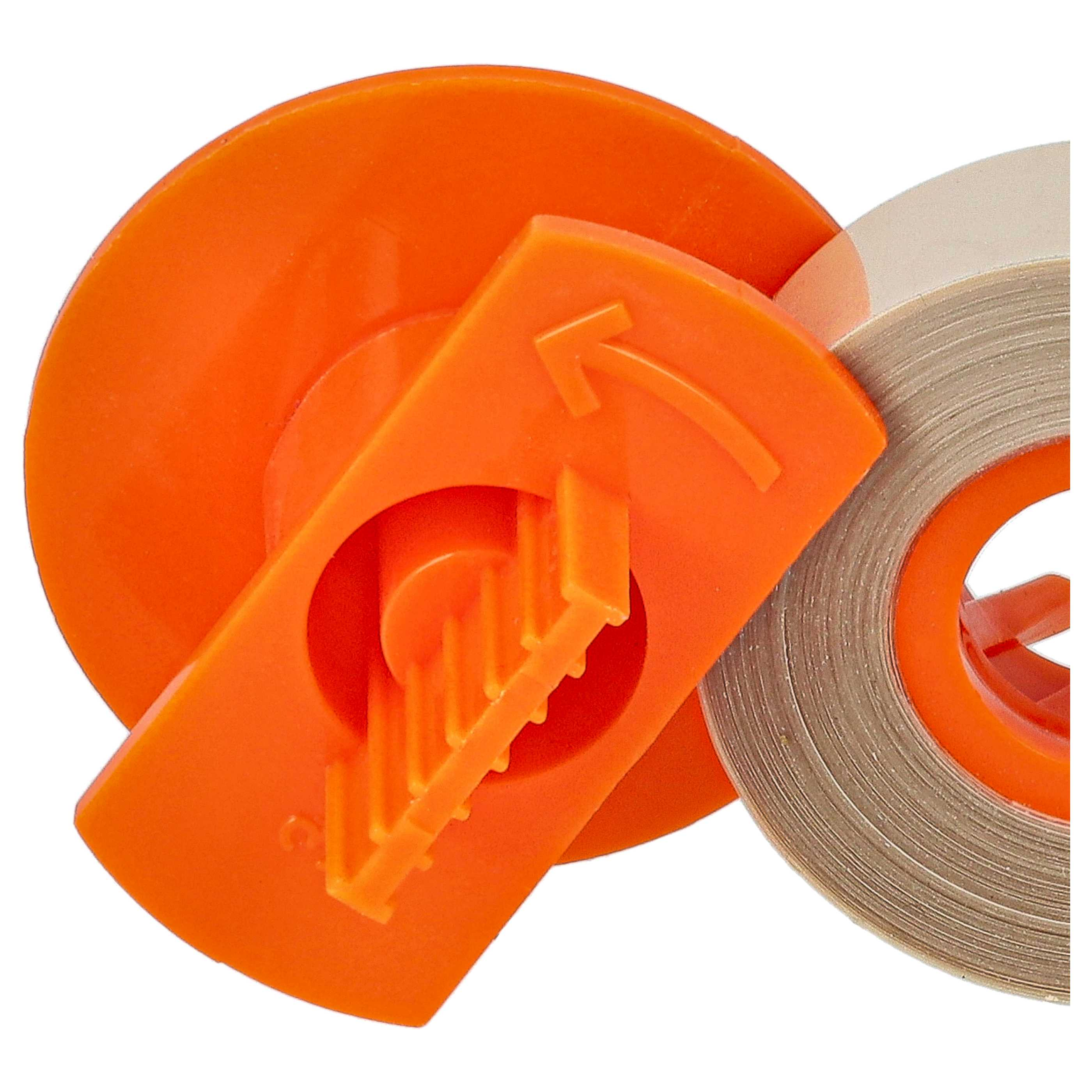 Ein orangener Klebebandabroller mit einer Rolle beigen Klebebands auf einem weißen Hintergrund.