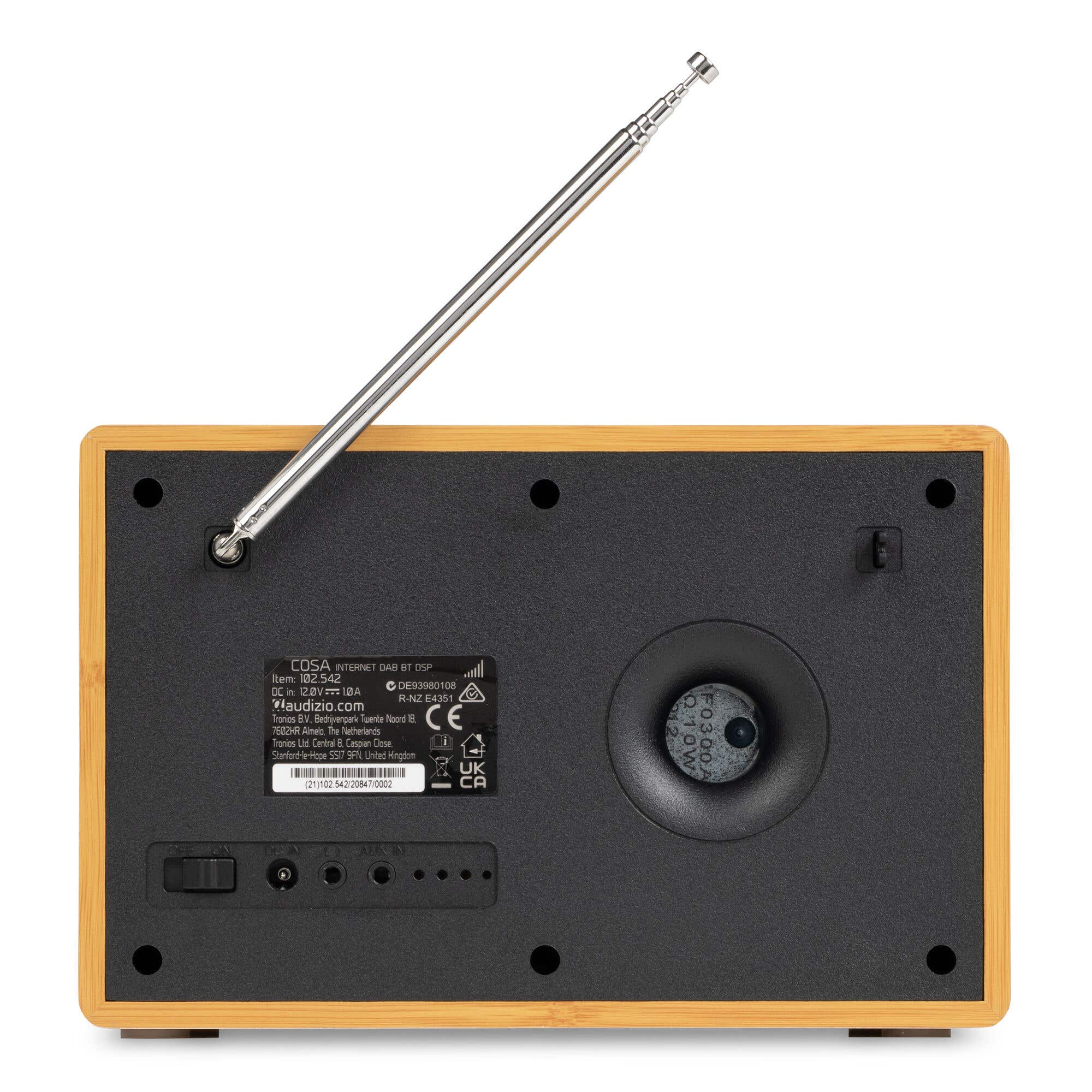 Rückseite eines Holzradios mit ausgefahrener Teleskopantenne, Anschlüssen und Labels.