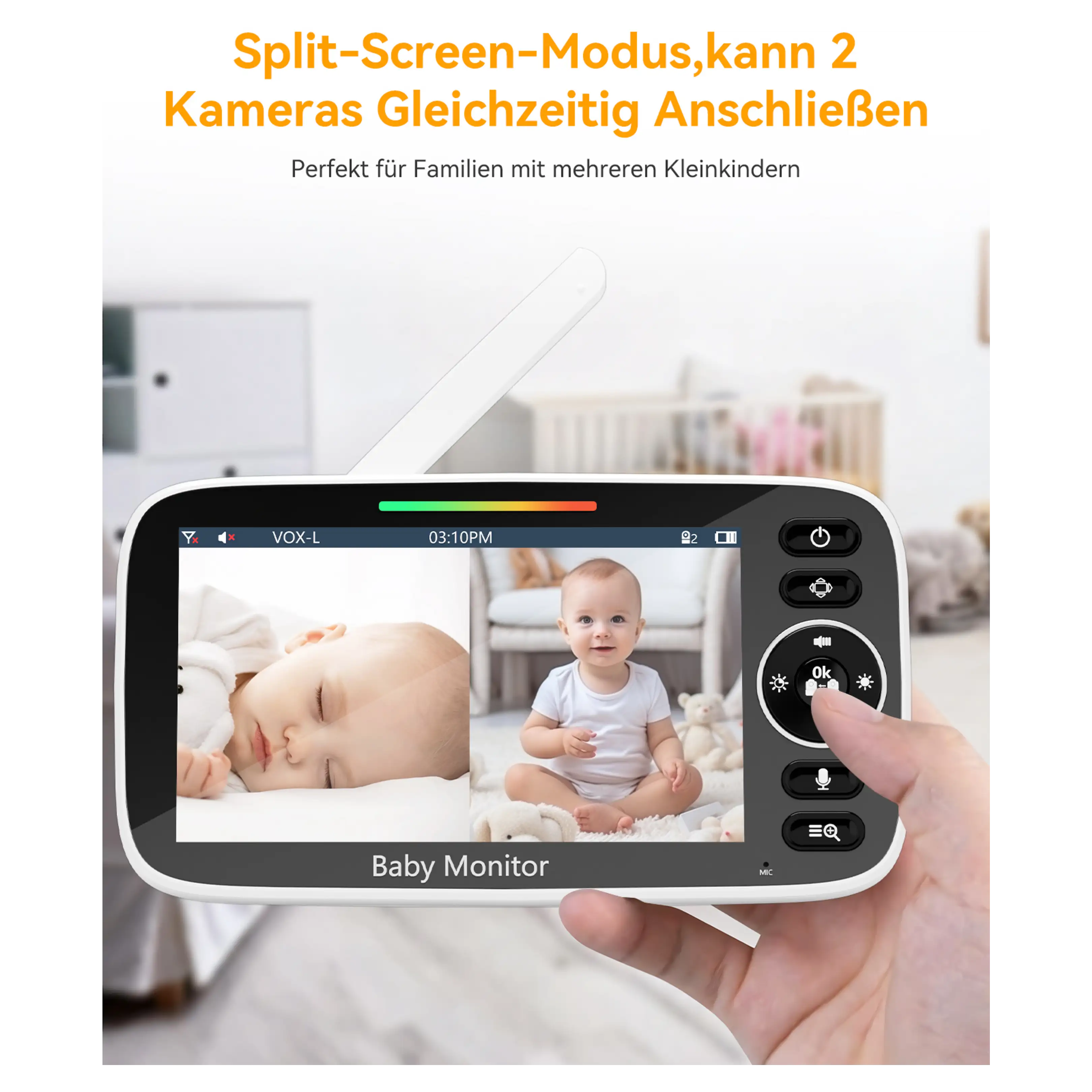 Mano tiene un baby monitor con schermo diviso che mostra due telecamere di neonati.