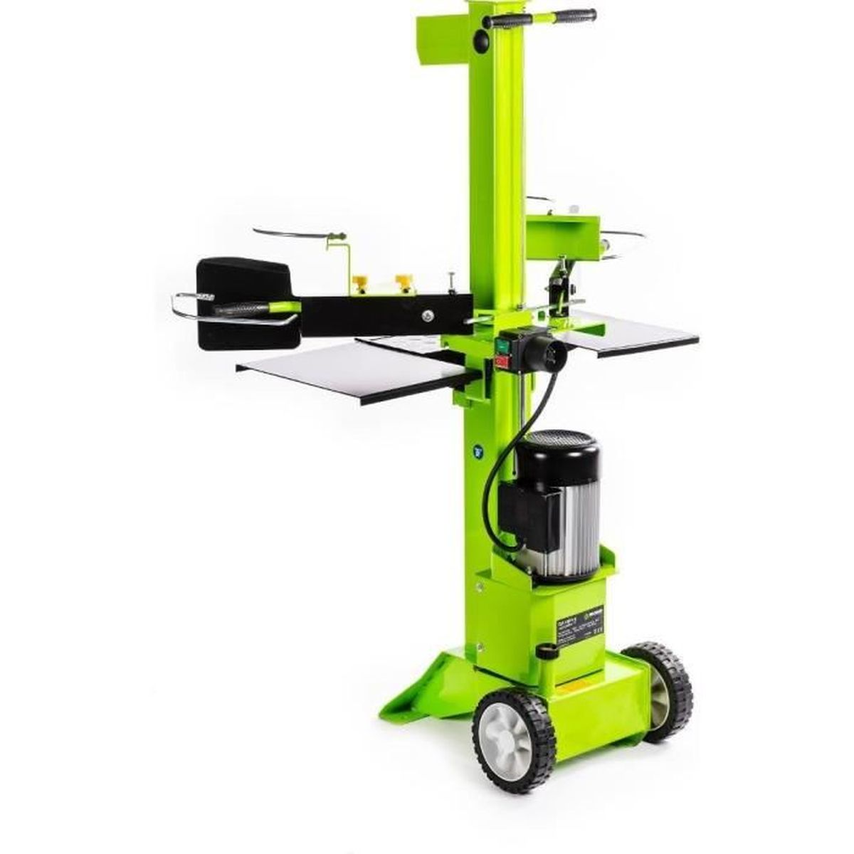 Ein hellgrüner vertikaler Holzspalter auf Rädern mit schwarzem Motor und Metallarbeitstischen vor weißem Hintergrund.
