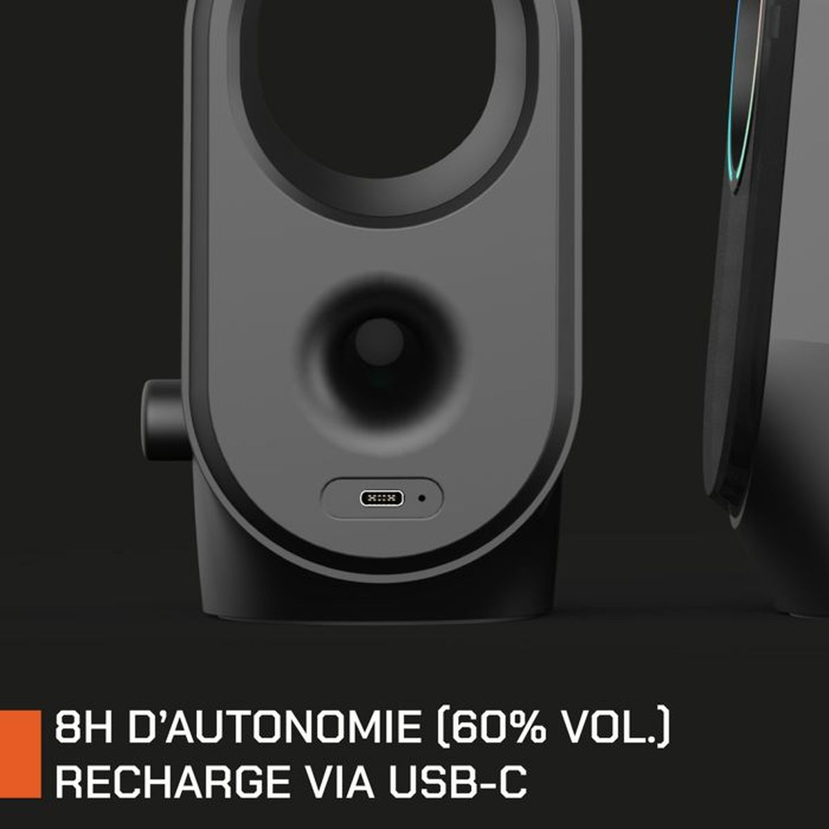 Grauer Lautsprecher mit USB-C-Anschluss und Text zur Akkulaufzeit.