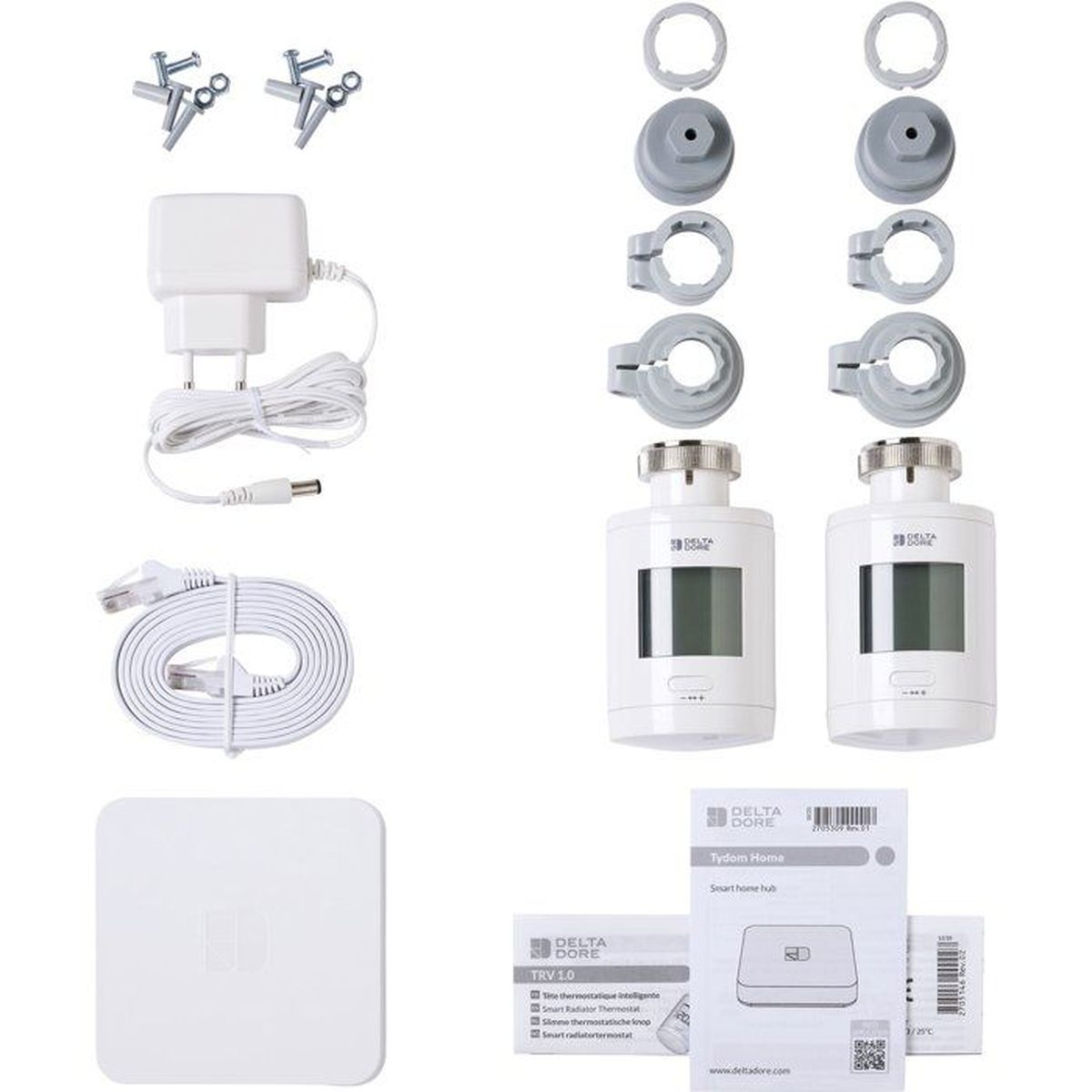 Smart-Home-Set mit zwei Thermostaten, Hub, Kabeln, Adaptern und Handbüchern auf weißeem Hintergrund.