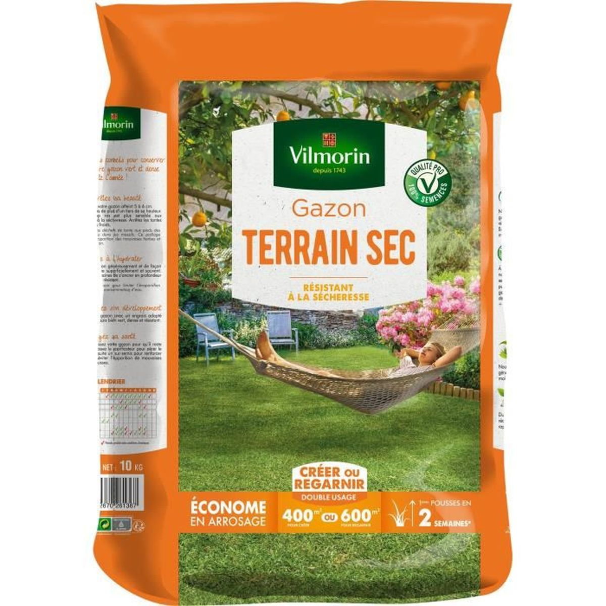 Orangefarbene Vilmorin Rasensamenpackung für trockene Böden mit Bild von Hängematte auf Rasen.