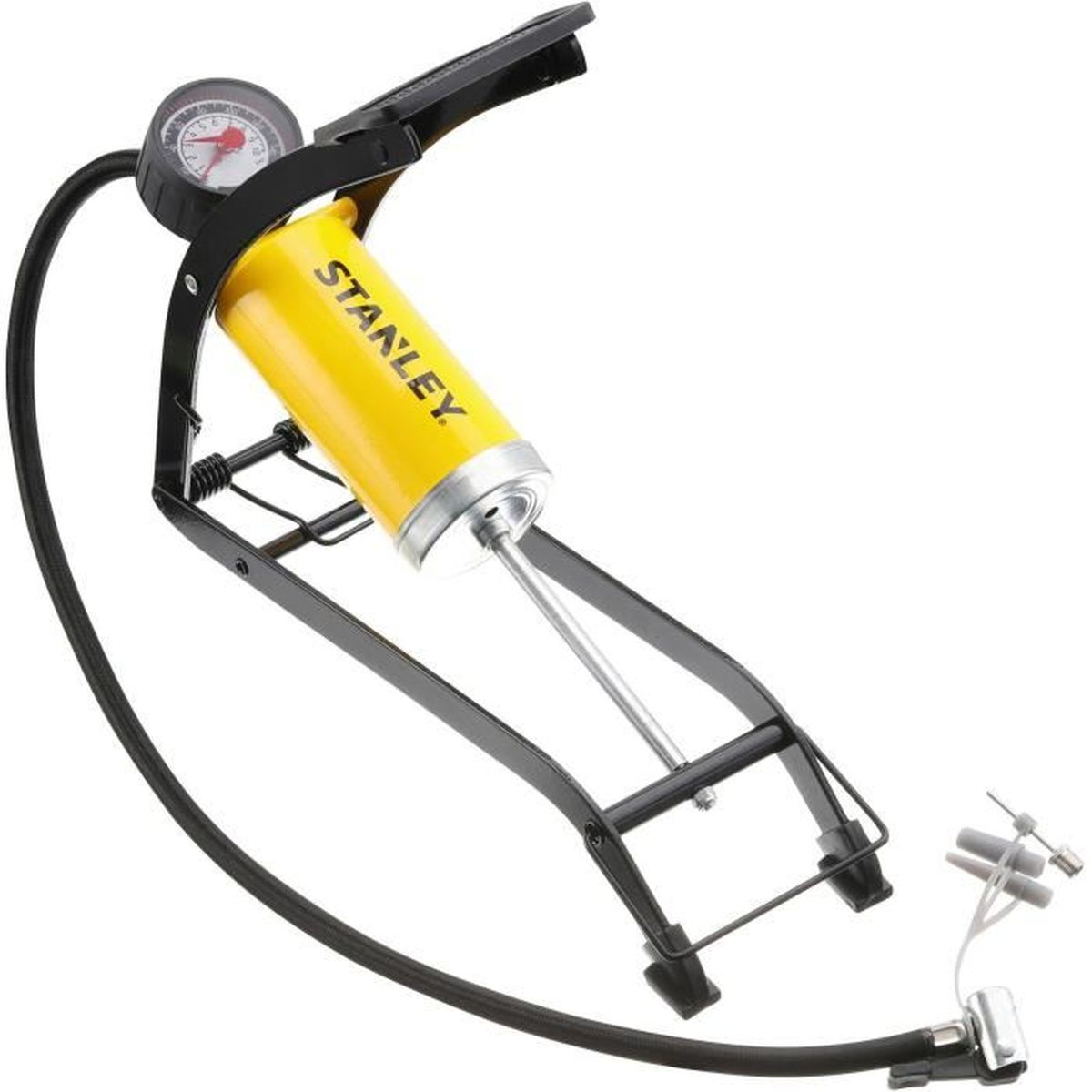 Eine gelb-schwarze Stanley-Fußpumpe mit Manometer und einem langen schwarzen Schlauch vor weißem Hintergrund.