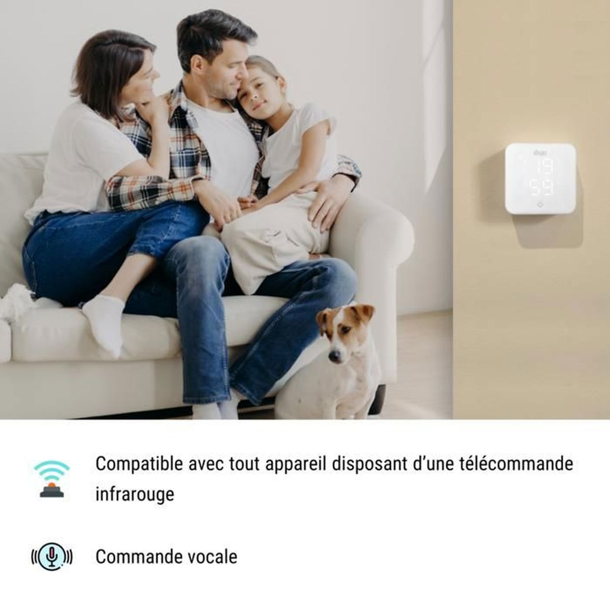 Eine Familie und ein Hund auf einem Sofa mit einem Smart-Gerät.