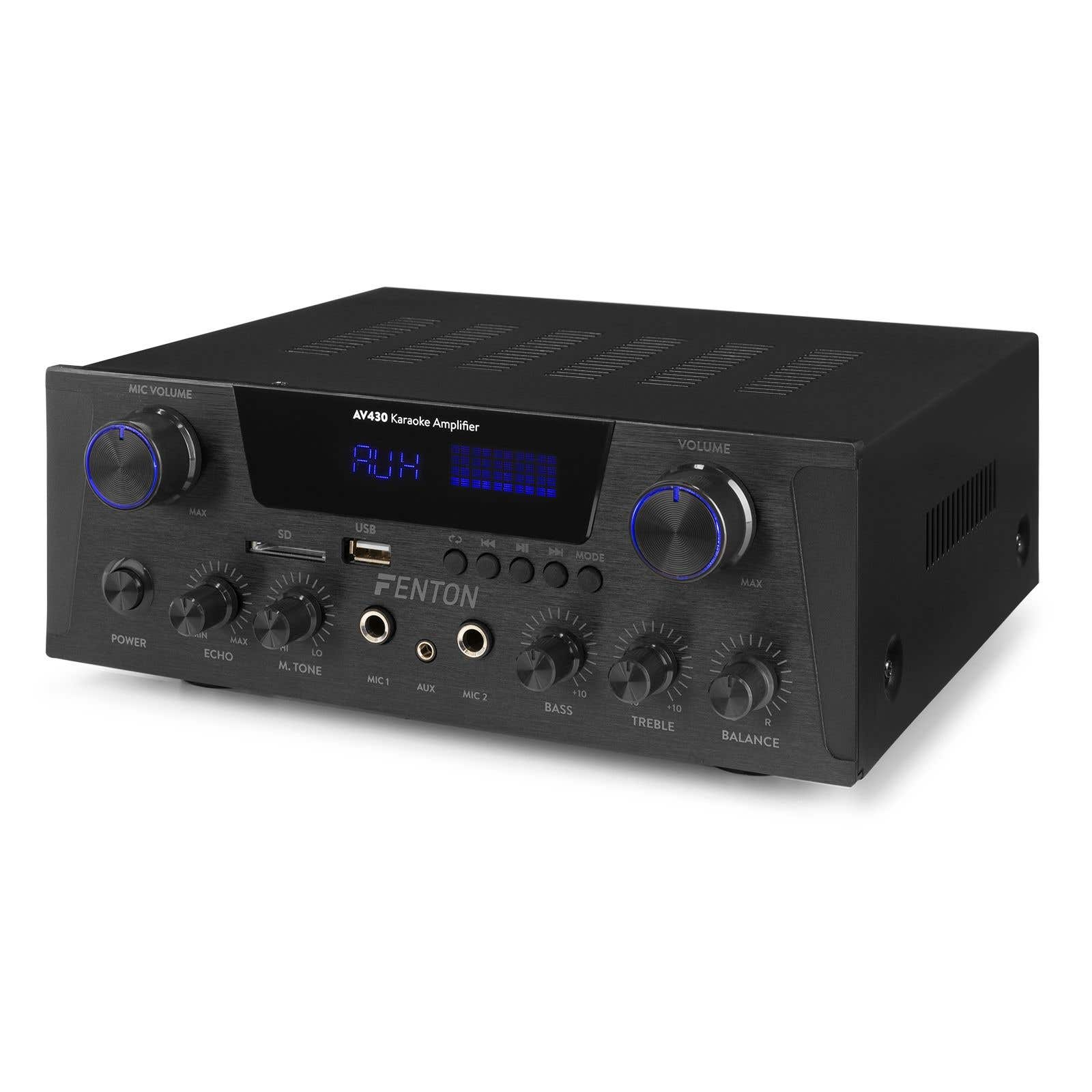 Un amplificador de karaoke AV430 negro con perillas retroiluminadas en azul, pantalla digital y controles.