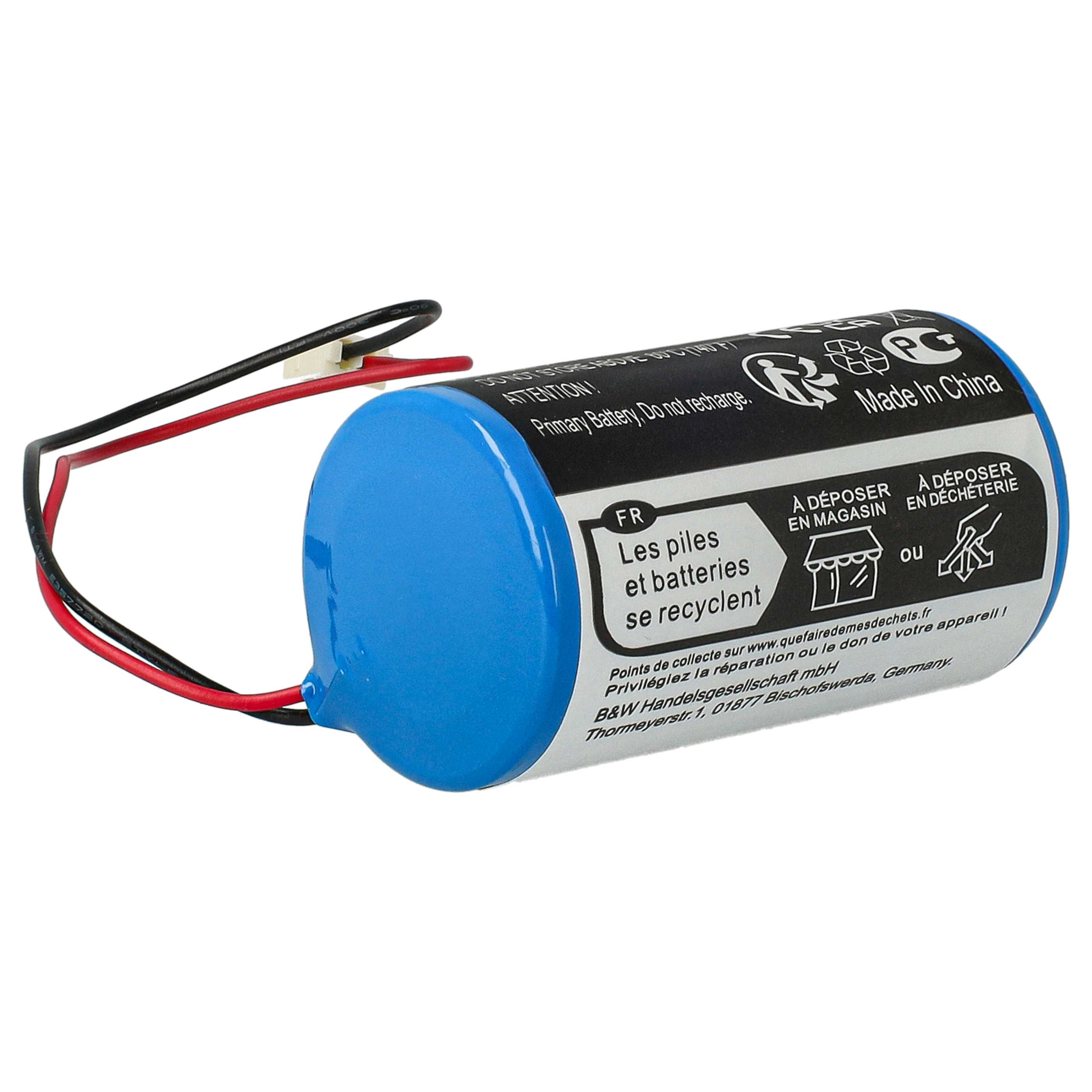 Blaue zylindrische Batterie mit roten und schwarzen Kabeln und Recycling-Informationen auf weißem Etikett.
