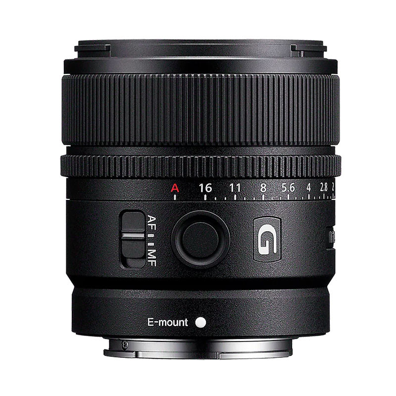 Schwarzes Sony E-Mount Kameraobjektiv mit Fokusring und AF/MF-Schalter.
