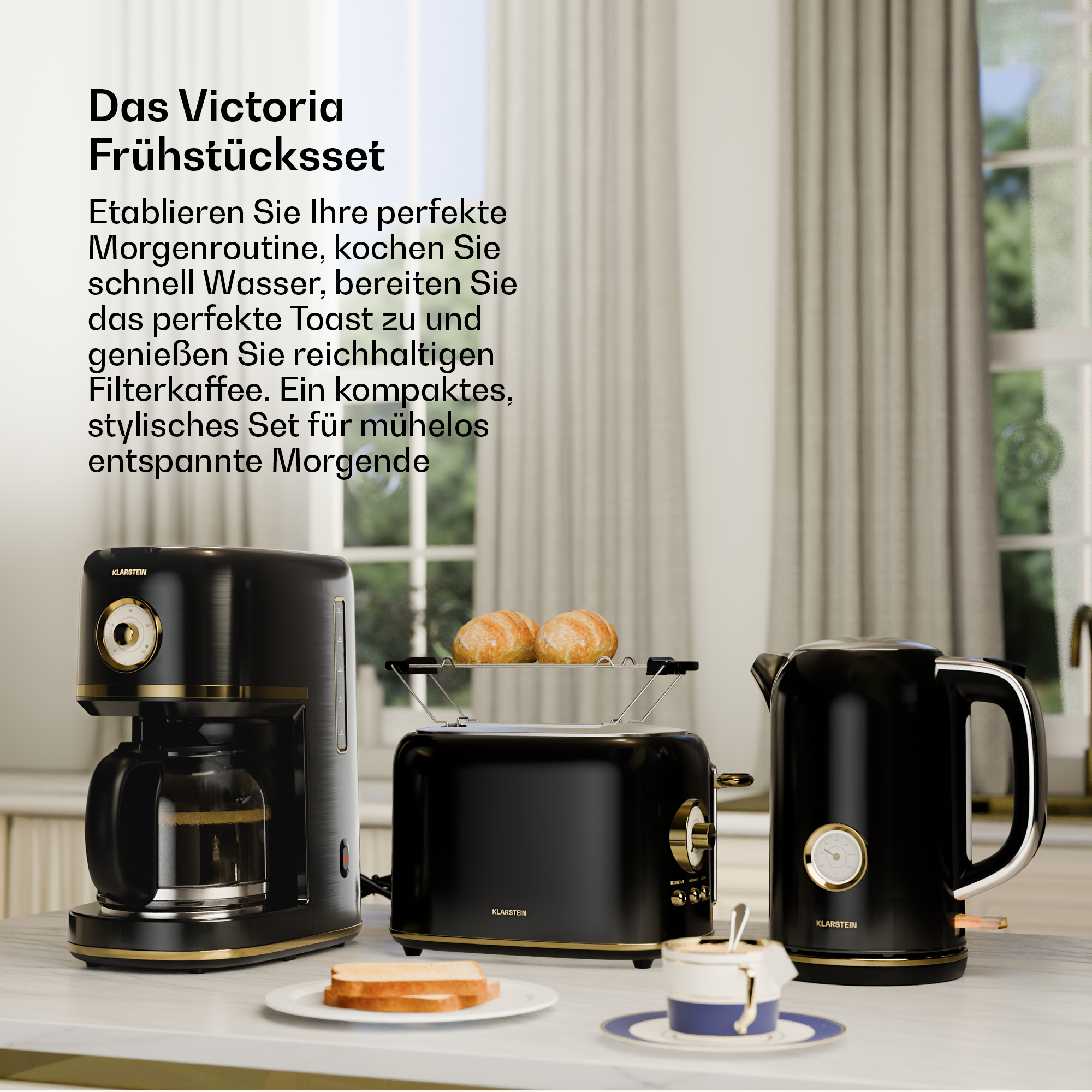 Ein schwarz-goldenes Klarstein Frühstücksset auf einer Theke mit Kaffeemaschine, Toaster und Wasserkocher.