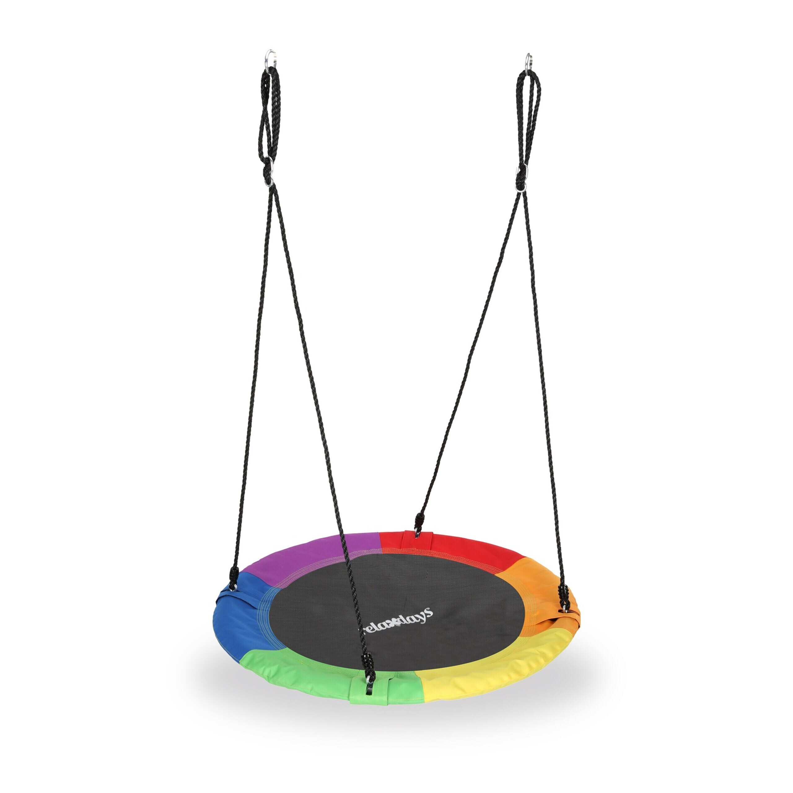 Eine bunte, runde Tellerschaukel hängt an schwarzen Seilen vor weißem Hintergrund.