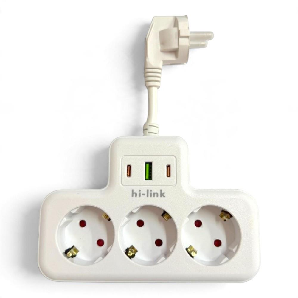 Beyaz arka planda üç prizli, USB bağlantı noktalı ve fişli beyaz bir Hi-Link uzatma kablosu.
