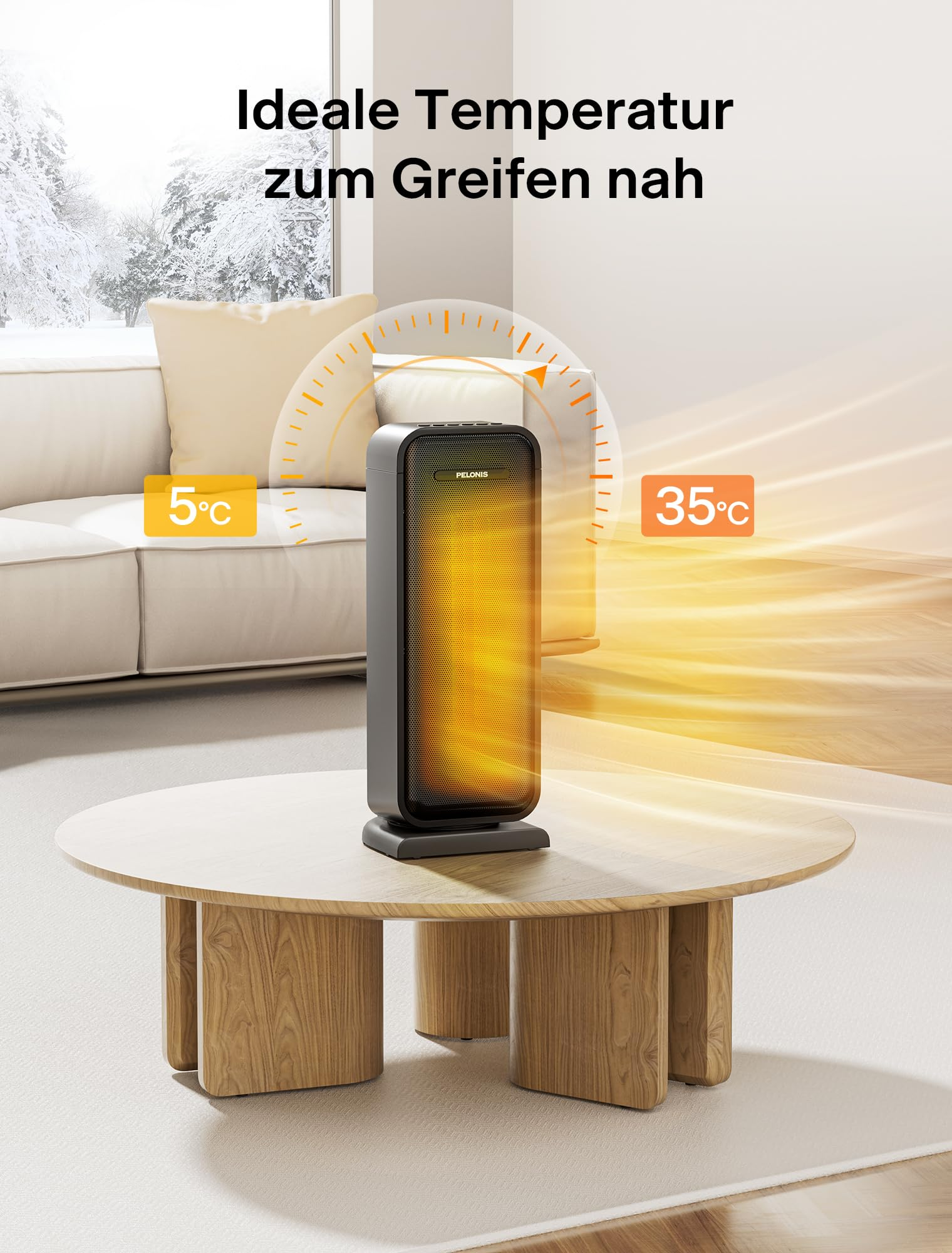 Ein schwarzer Standheizlüfter steht auf einem Holztisch in einem hellen Wohnzimmer.