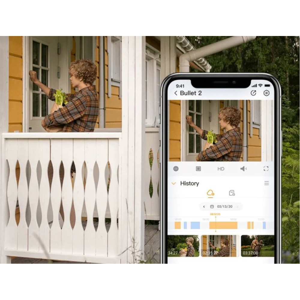Smartfon pokazuje obraz z kamery przedstawiający mężczyznę pukającego do drzwi.