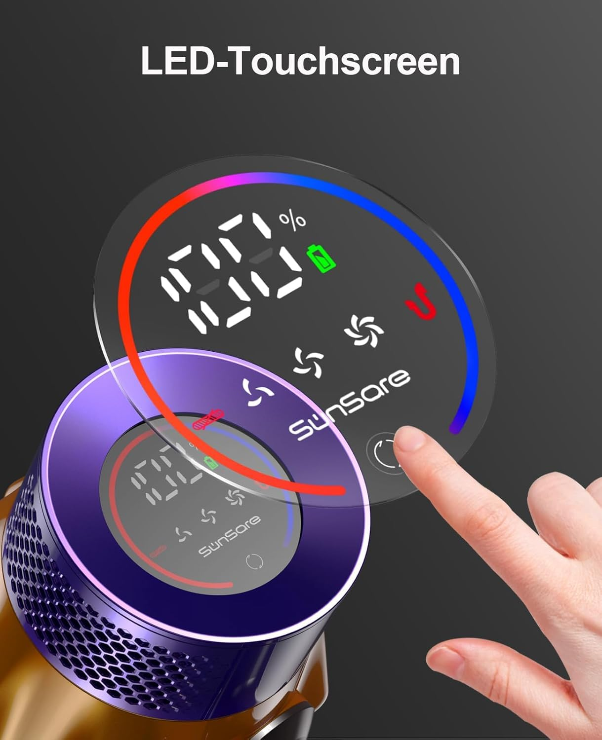 Un dito tocca il display touchscreen LED di un aspirapolvere viola, mostrando indicatori digitali.
